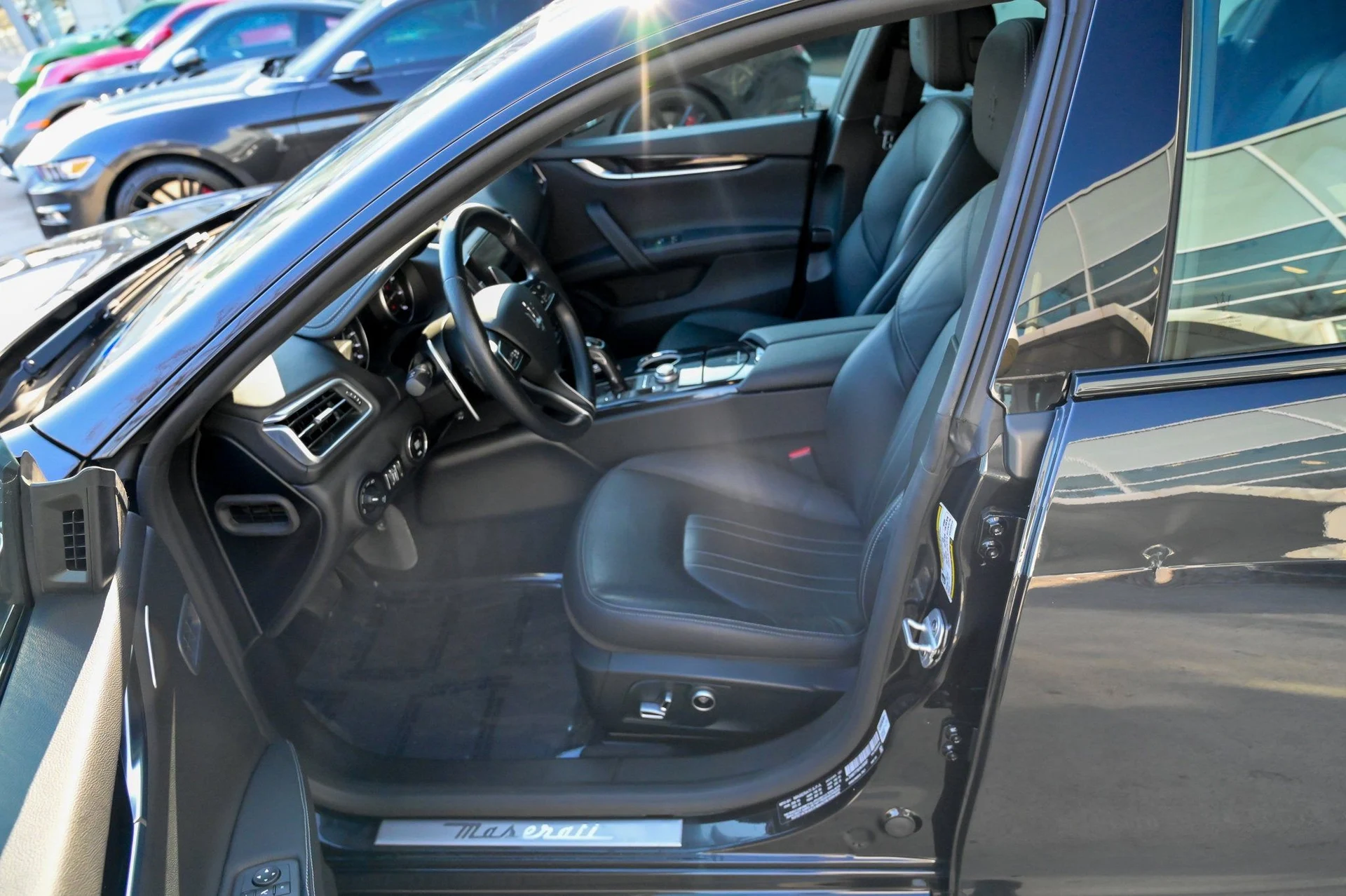 mph016_933489812_00bf48ca8d9a493b8c413a0d3e0b8c7b_02d266e436