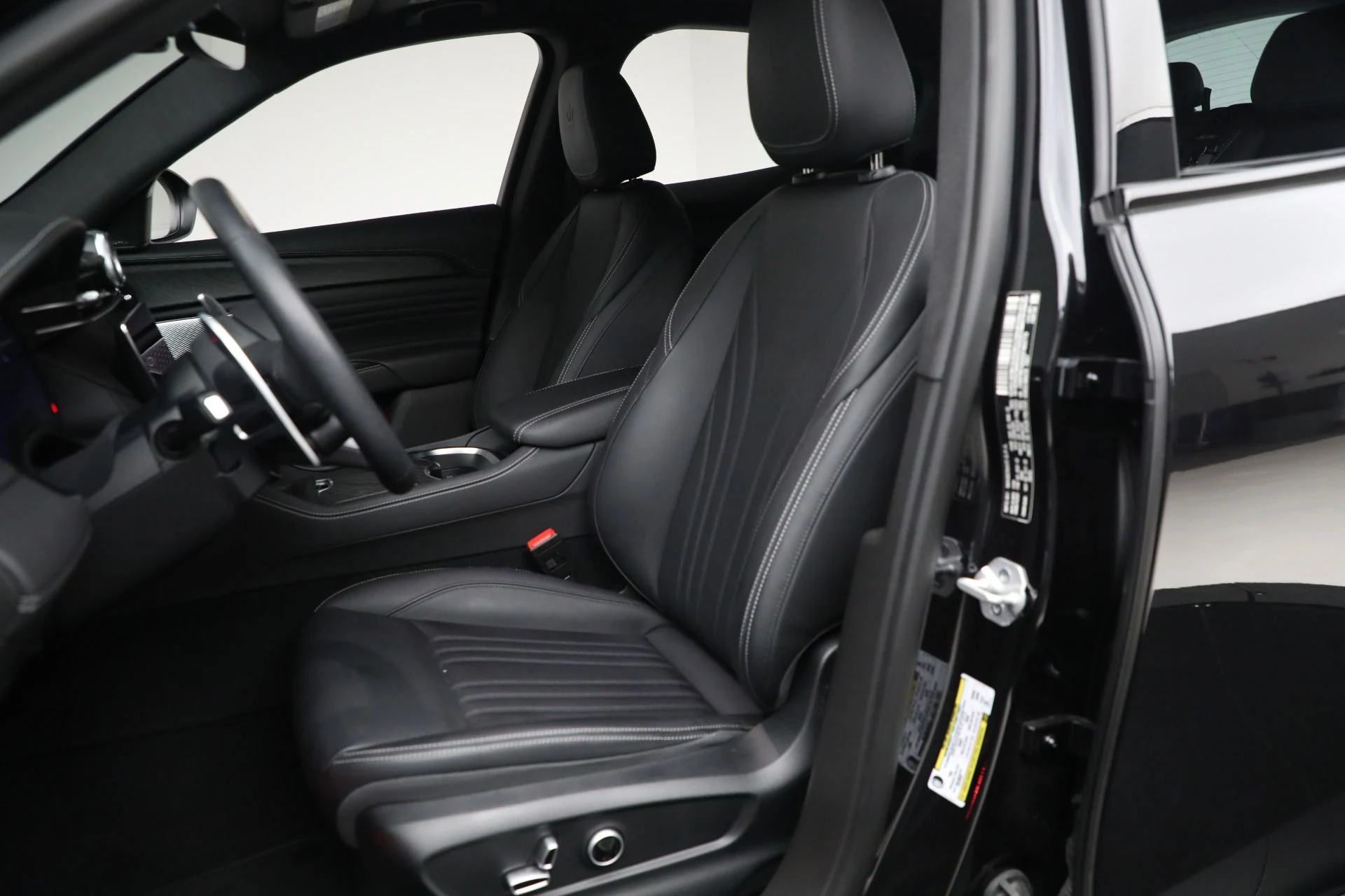 mph016_93898897_New_2025_Maserati_Grecale_Modena_821bba6429