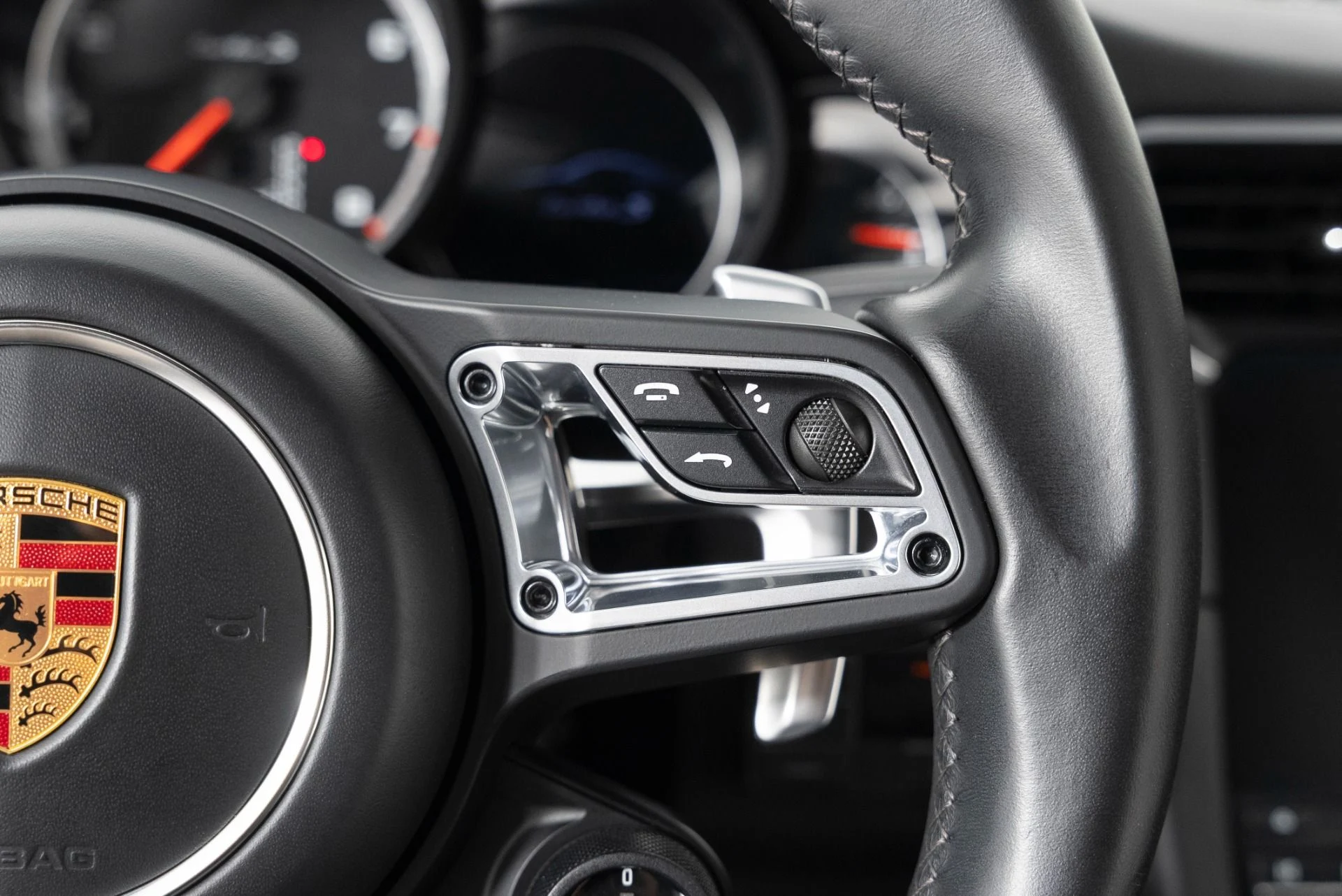 mph016_941657171_Used_2017_Porsche_911_Turbo_S_1757541075_a3d5eaae2b