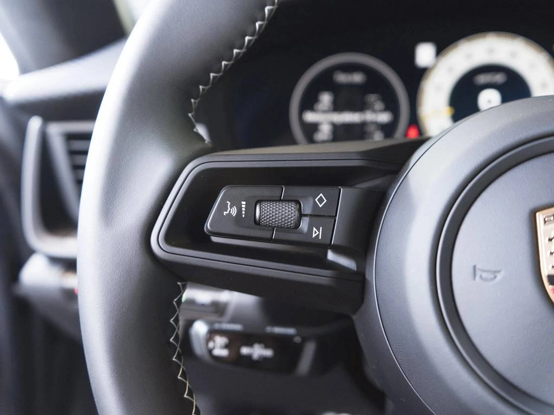 mph016_944552783_1280_44d24cf612