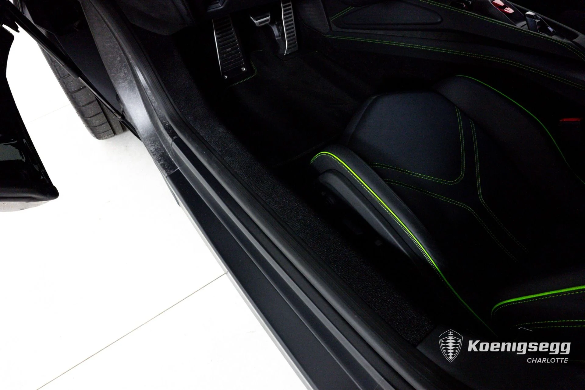 mph016_945426638_Used_2024_Lamborghini_Revuelto_1783439932_c634865a8a