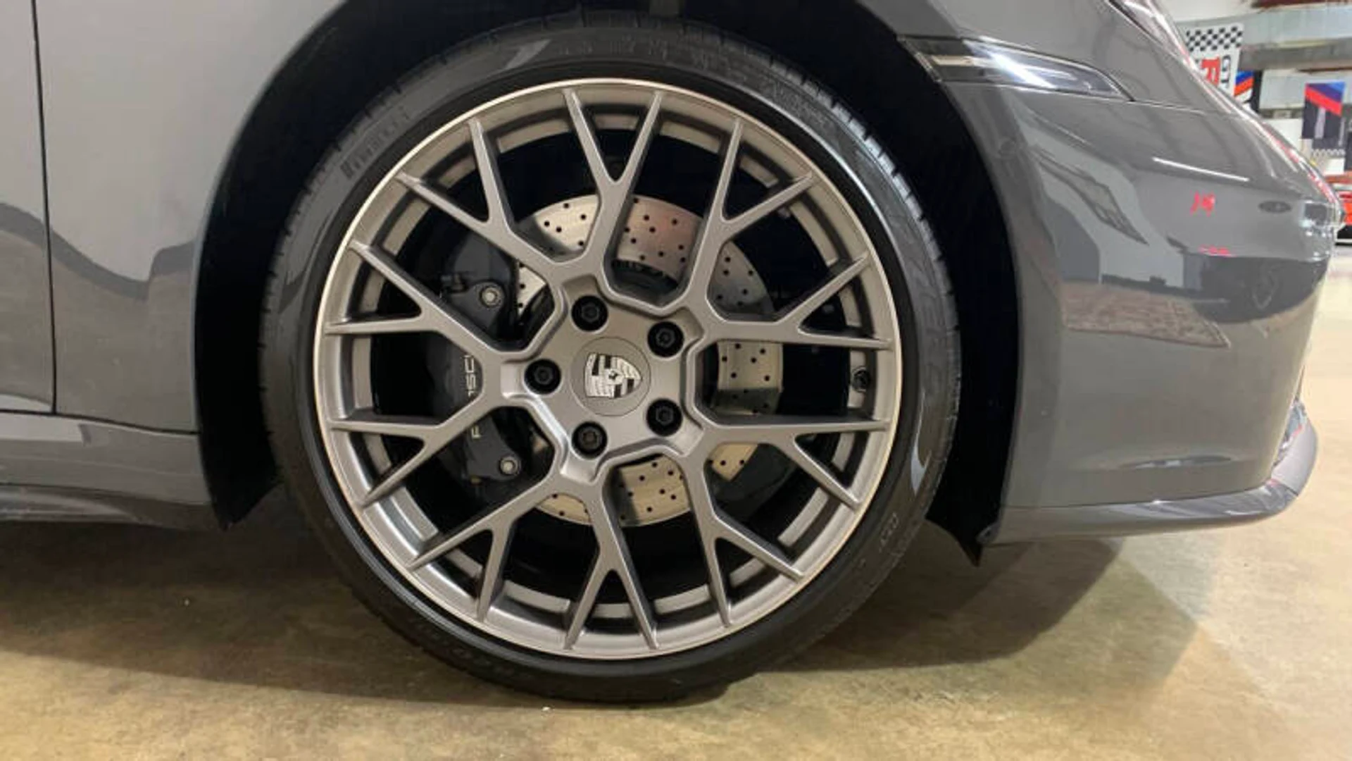 mph016_947826596_2025_porsche_911_carrera_2dr_coupe_72b95b4608