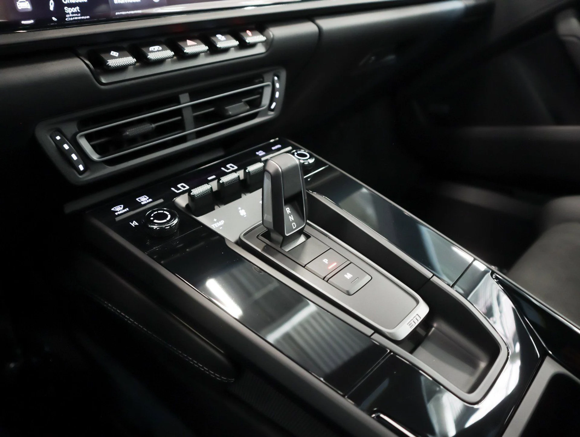 mph016_949781665_3d553245c6ac53a7a9ce2a2fc7877f09_a83fa6fbbe