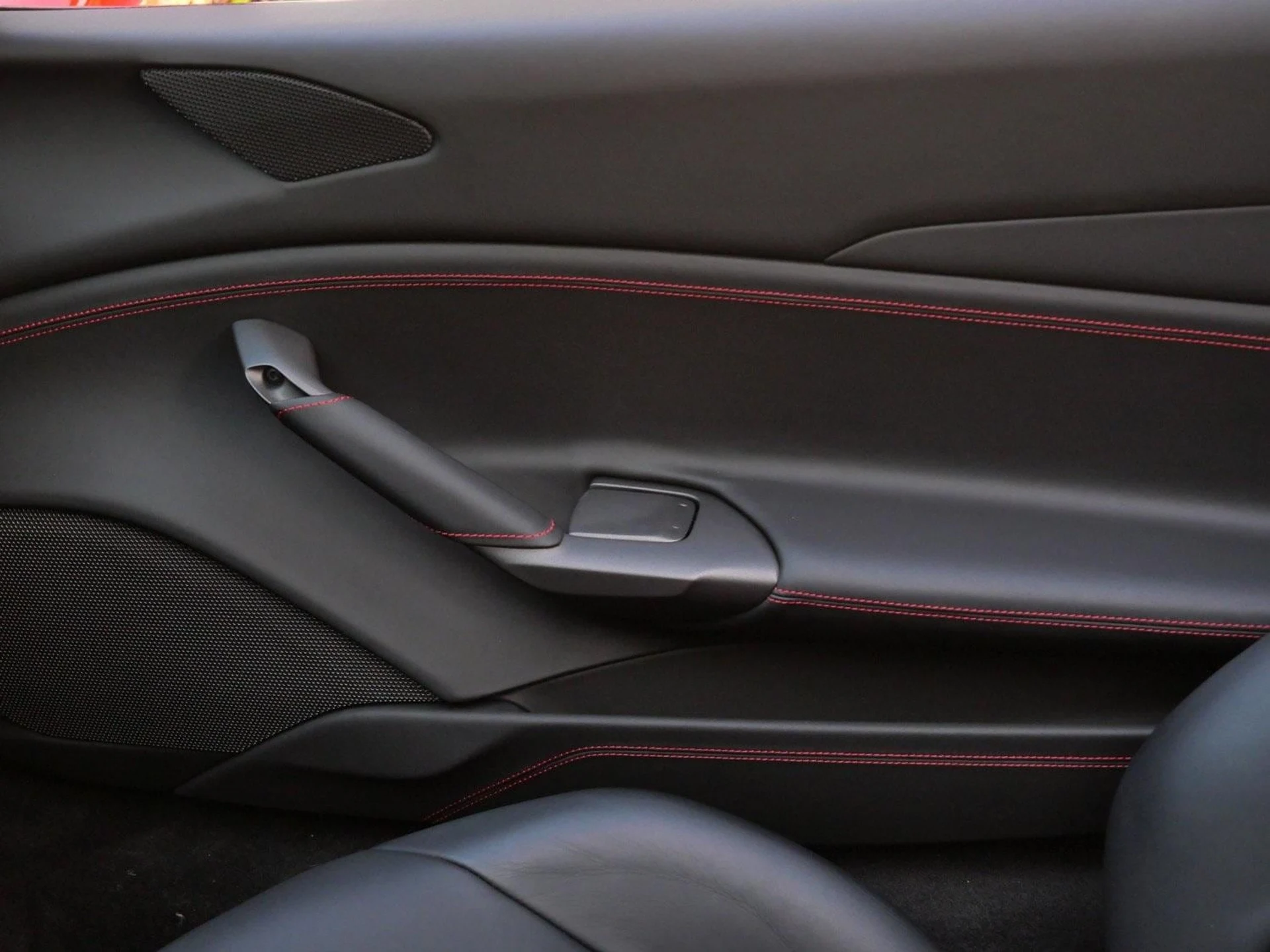 mph016_952962614_4be23b62bc0344f5a74b0bc5a70ba075_96924442ca