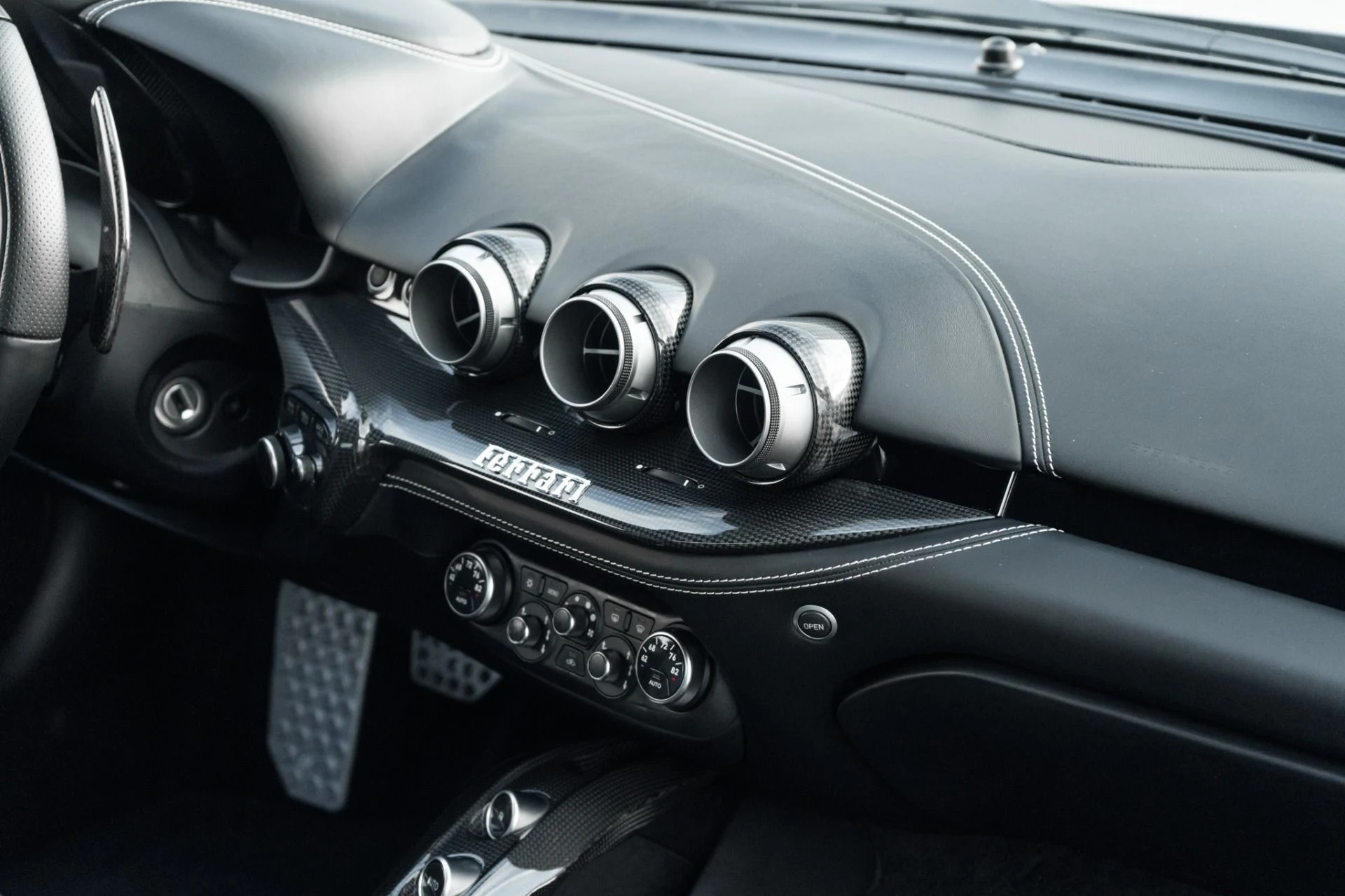 mph016_957420954_Used_2015_Ferrari_F12berlinetta_1763421627_a967e14303