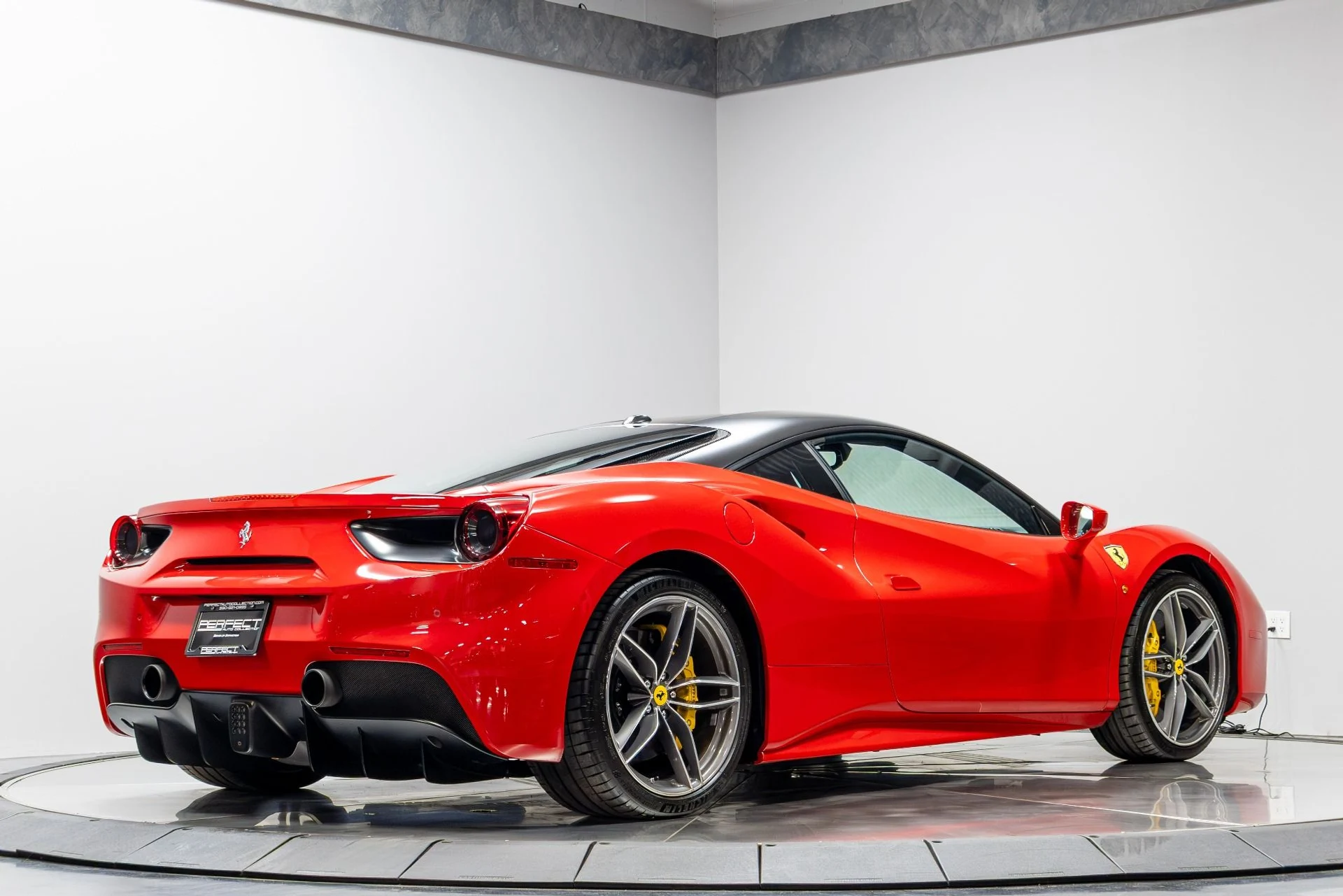 mph016_960472559_Used_2018_Ferrari_488_GTB_1775864640_3d43f700b2