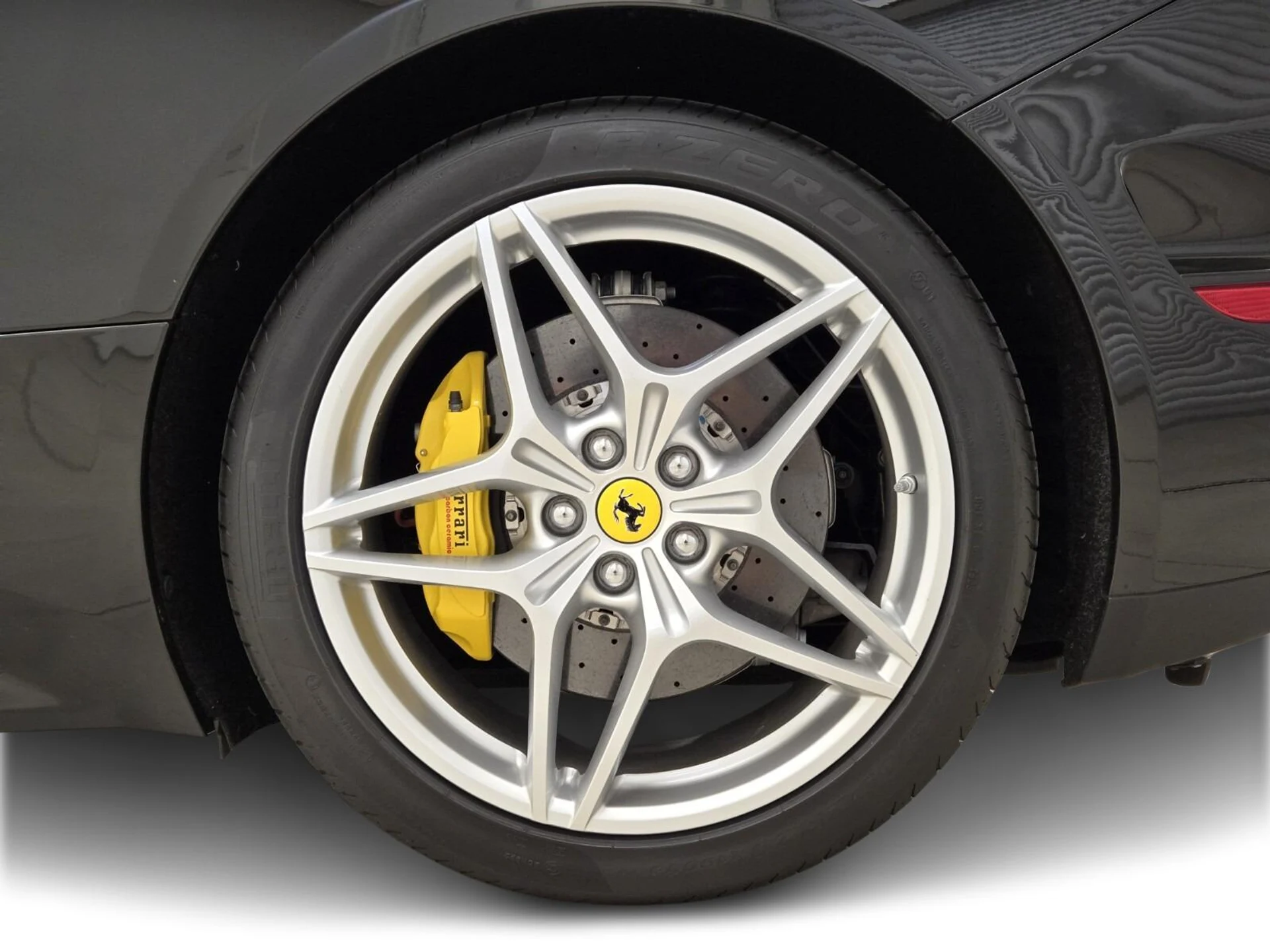 mph016_962289984_Used_2016_Ferrari_California_T_1762498857_486135ca64