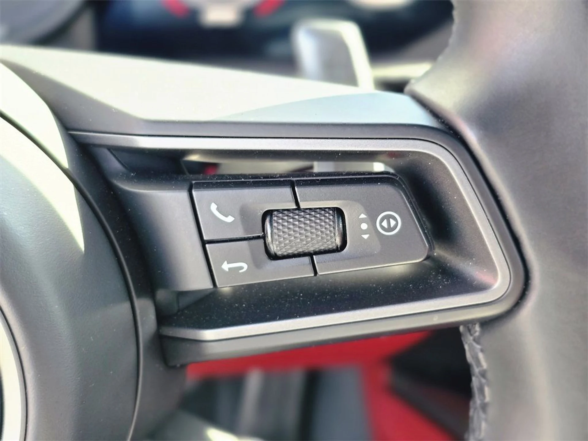 mph016_96593704_564dda21c9845ff653f4294ff8059cf9_85d27ff62d