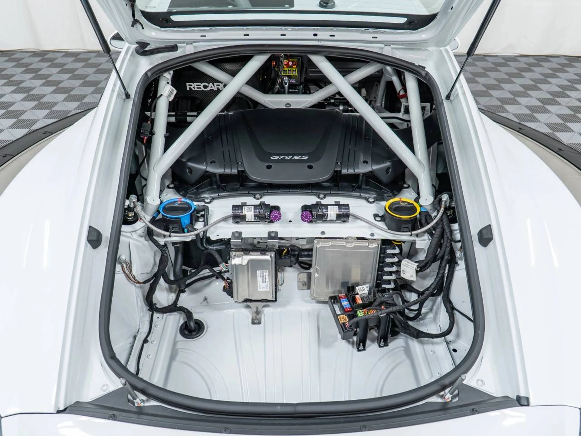 mph016_970432694_1280_6dd95a14bd