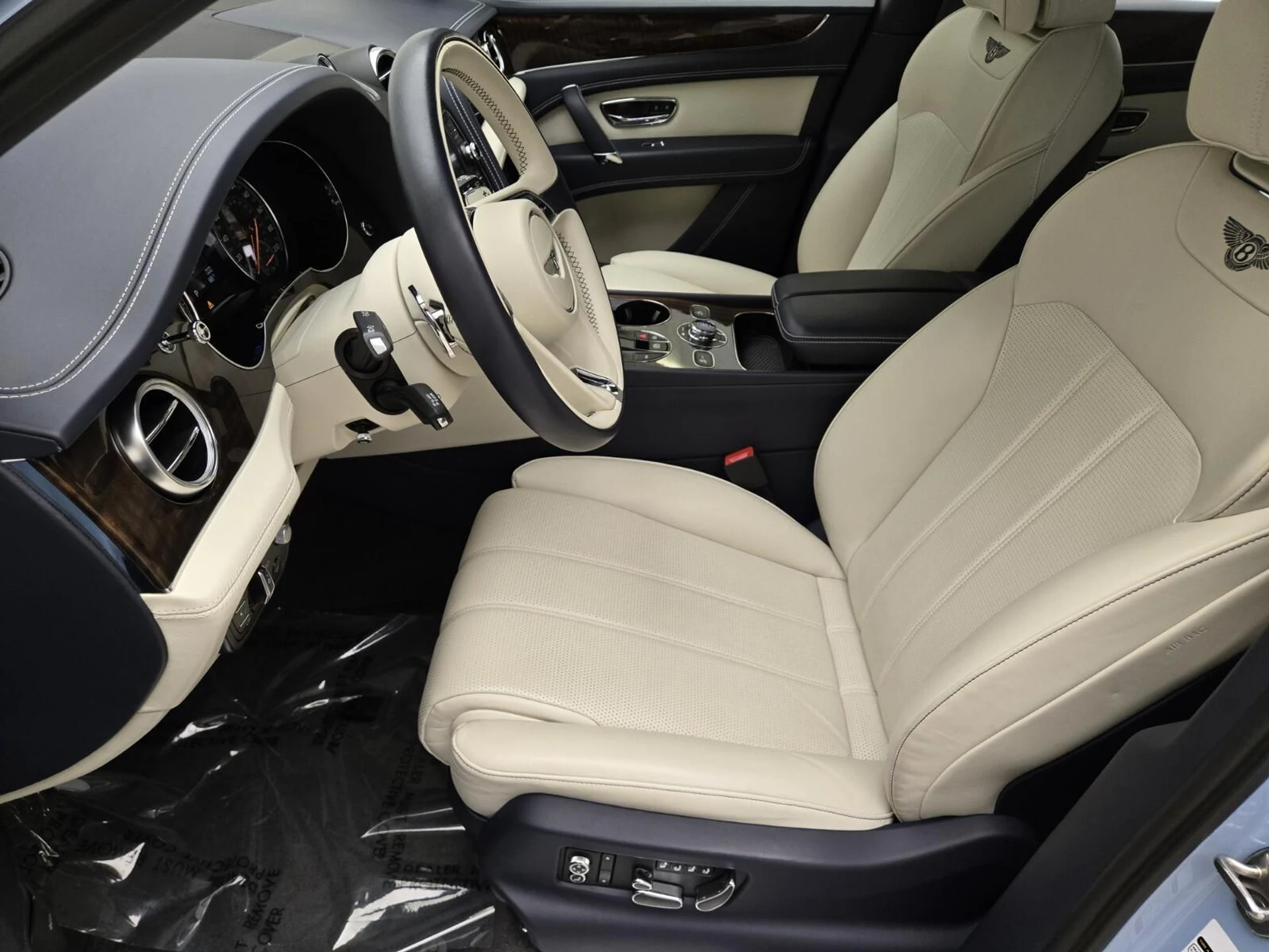 mph016_97194680_Used_2020_Bentley_Bentayga_V8_1754377266_f5317d5ff6