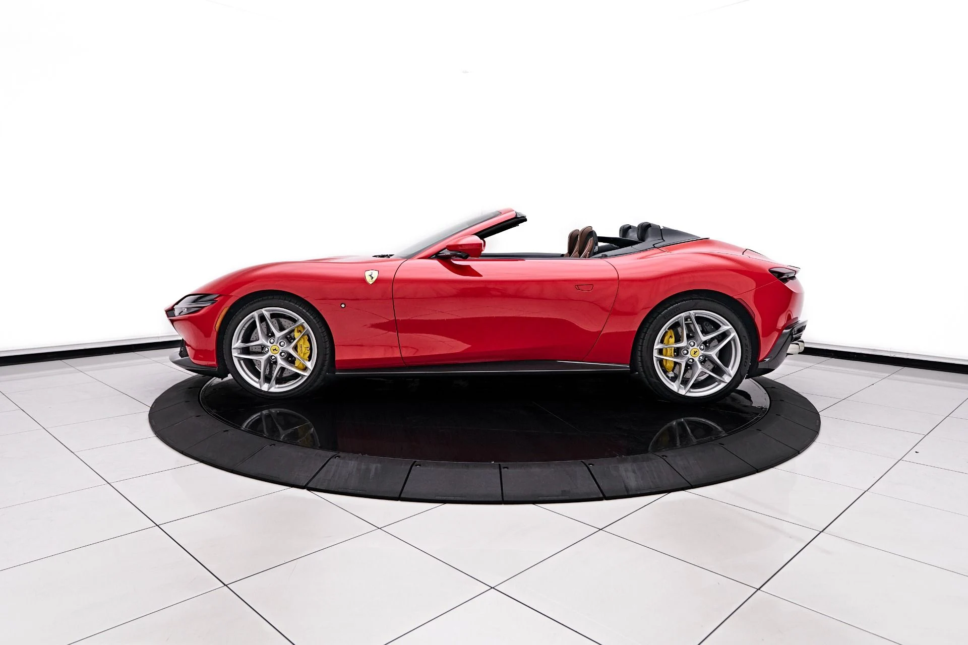 mph016_975814996_Used_2024_Ferrari_Roma_Base_1757783491_d8c7355f23