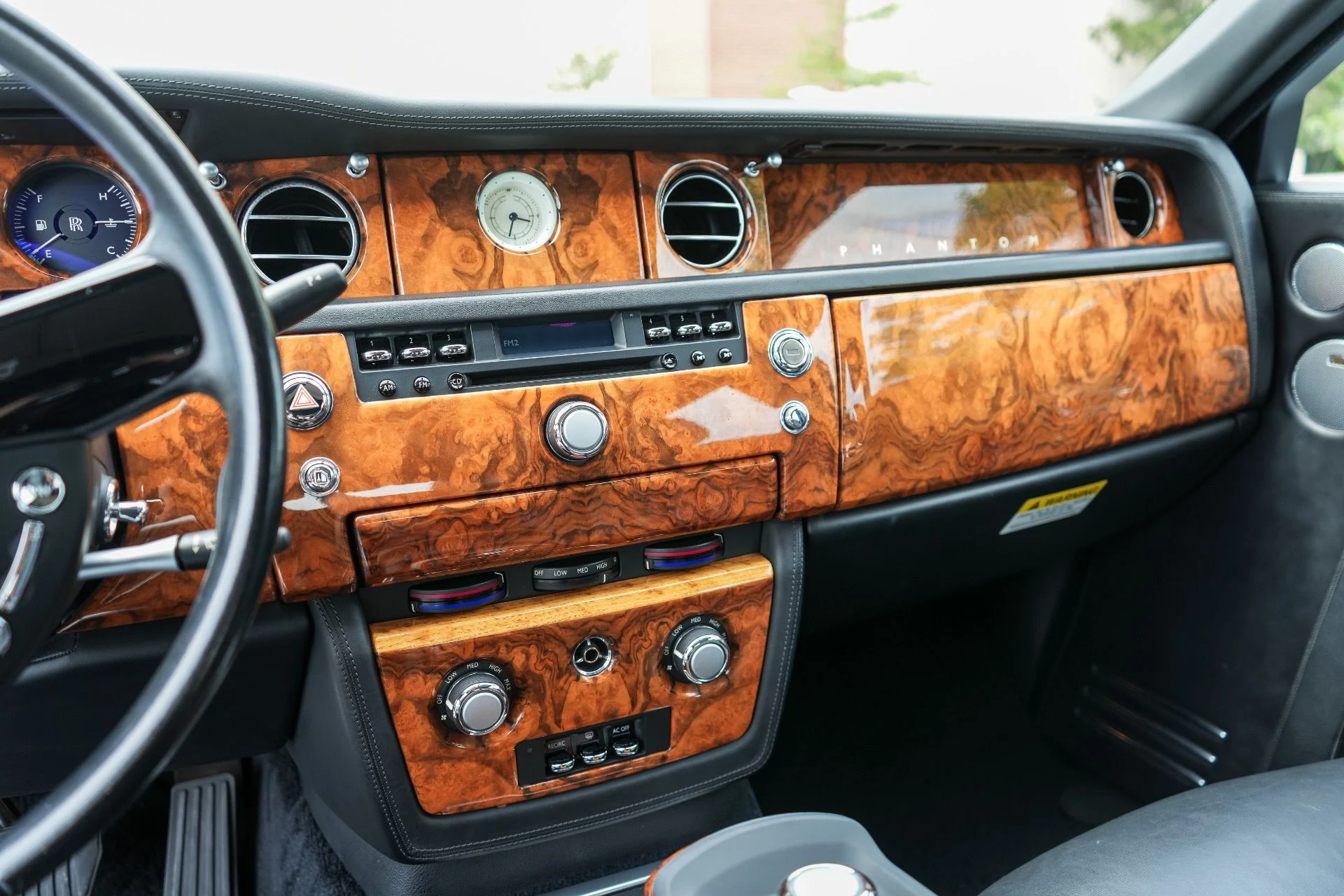 mph016_976180510_Used_2005_Rolls_Royce_Phantom_1787087643_814b85d008
