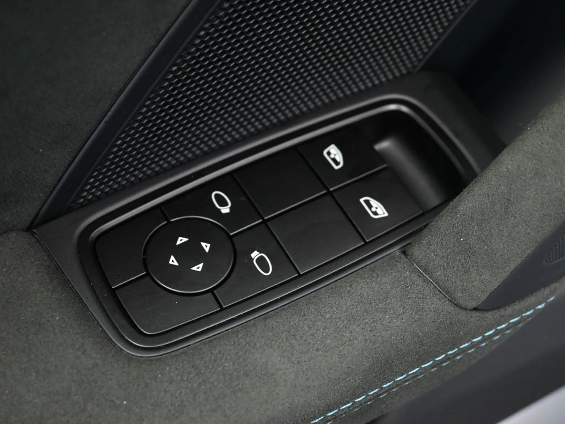 mph016_978385135_1afe49a1bf979bab935c6baa084cfb3ex_45cc0cce69