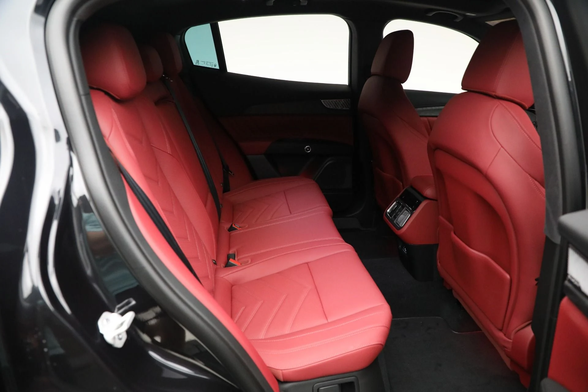 mph016_981601341_New_2025_Maserati_Grecale_9f6d1380a1