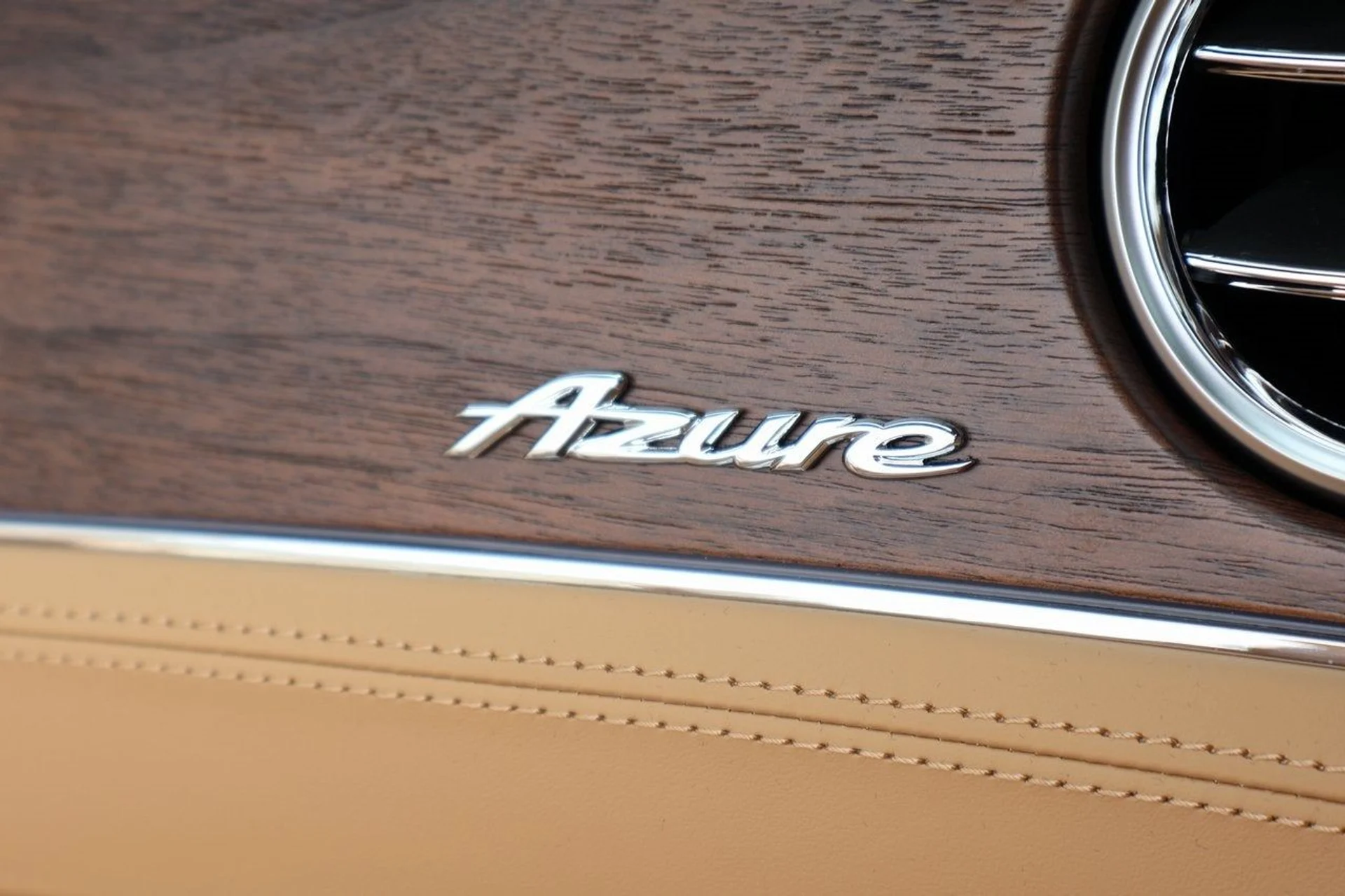 mph016_982667472_17_40e8e28f18