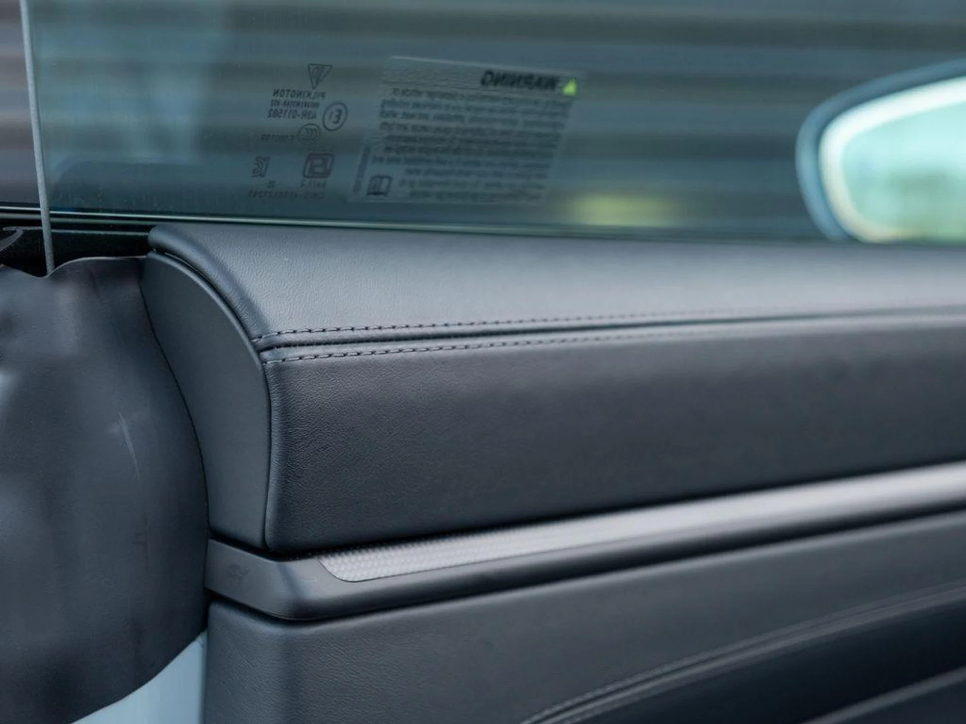 mph016_998966034_0a_UO_3o_Yp_Riht6_DRA_73_Z_Vai_E0_W_A_e59fbcd680