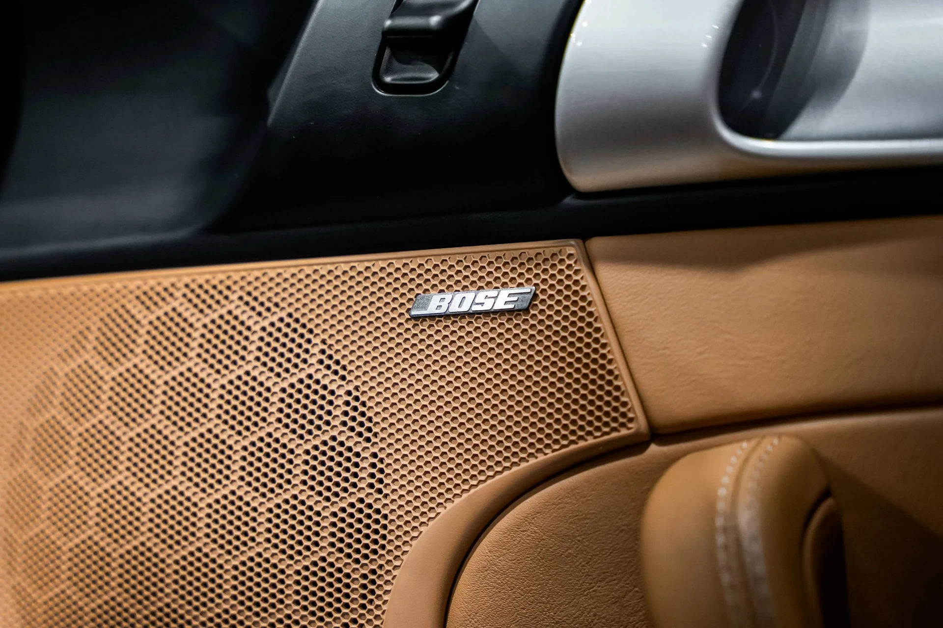 mph016_999977438_19a5db2dceb59ab13e452cea0794c12ax_33b815b47d