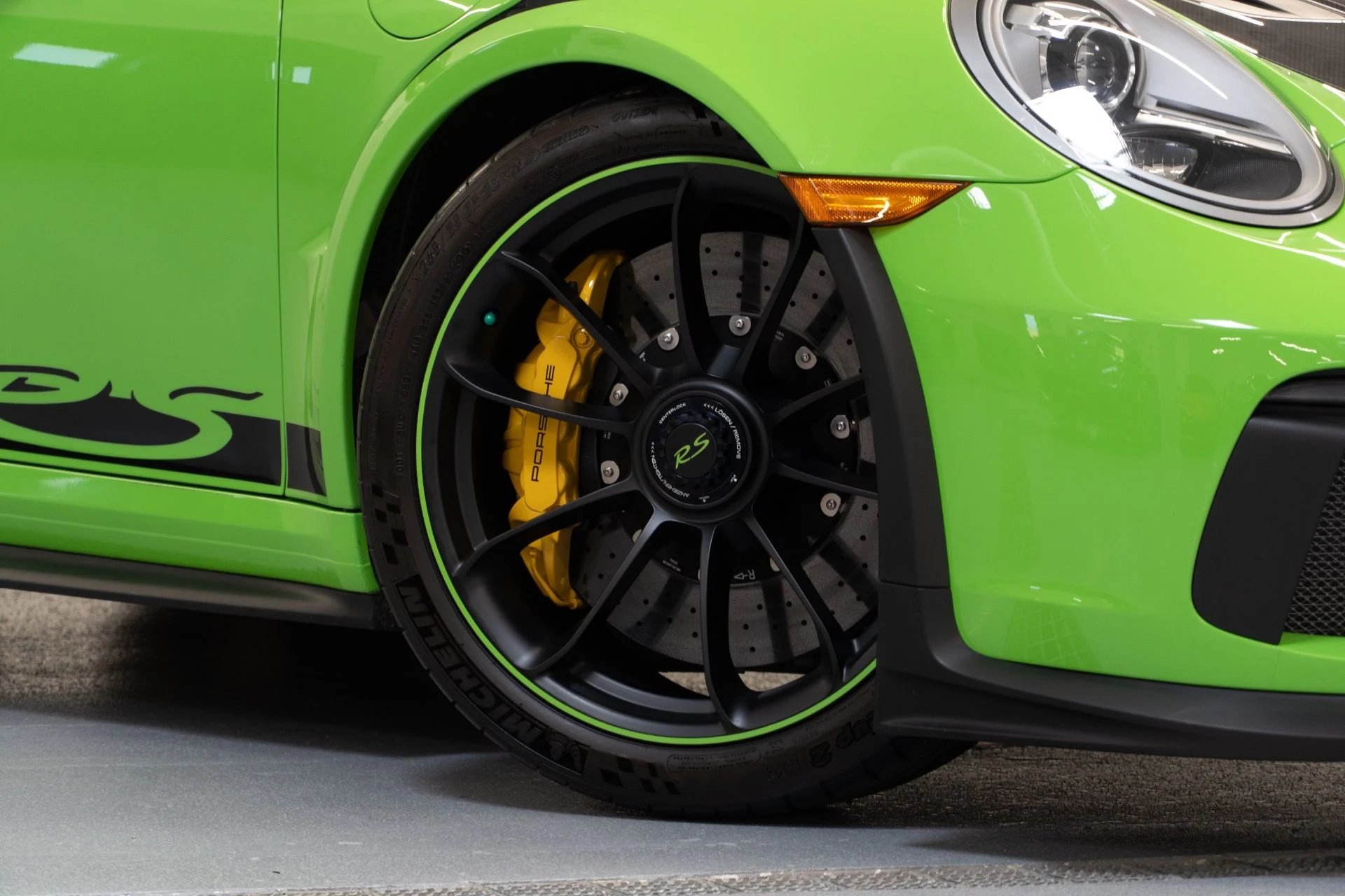 mph017_1000603371_Used_2019_Porsche_911_GT_3_RS_1730230341_d54b07af30