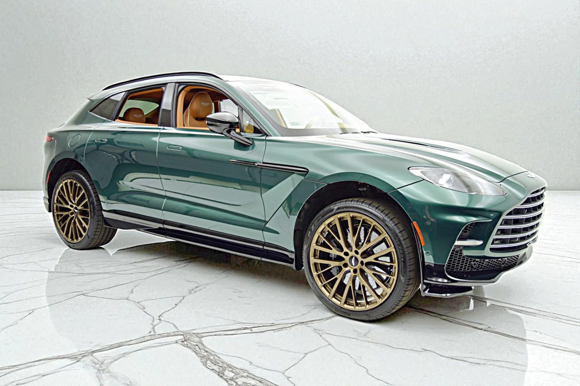 mph017_1005354344_New_2025_Aston_Martin_DBX_707_fb3de48141