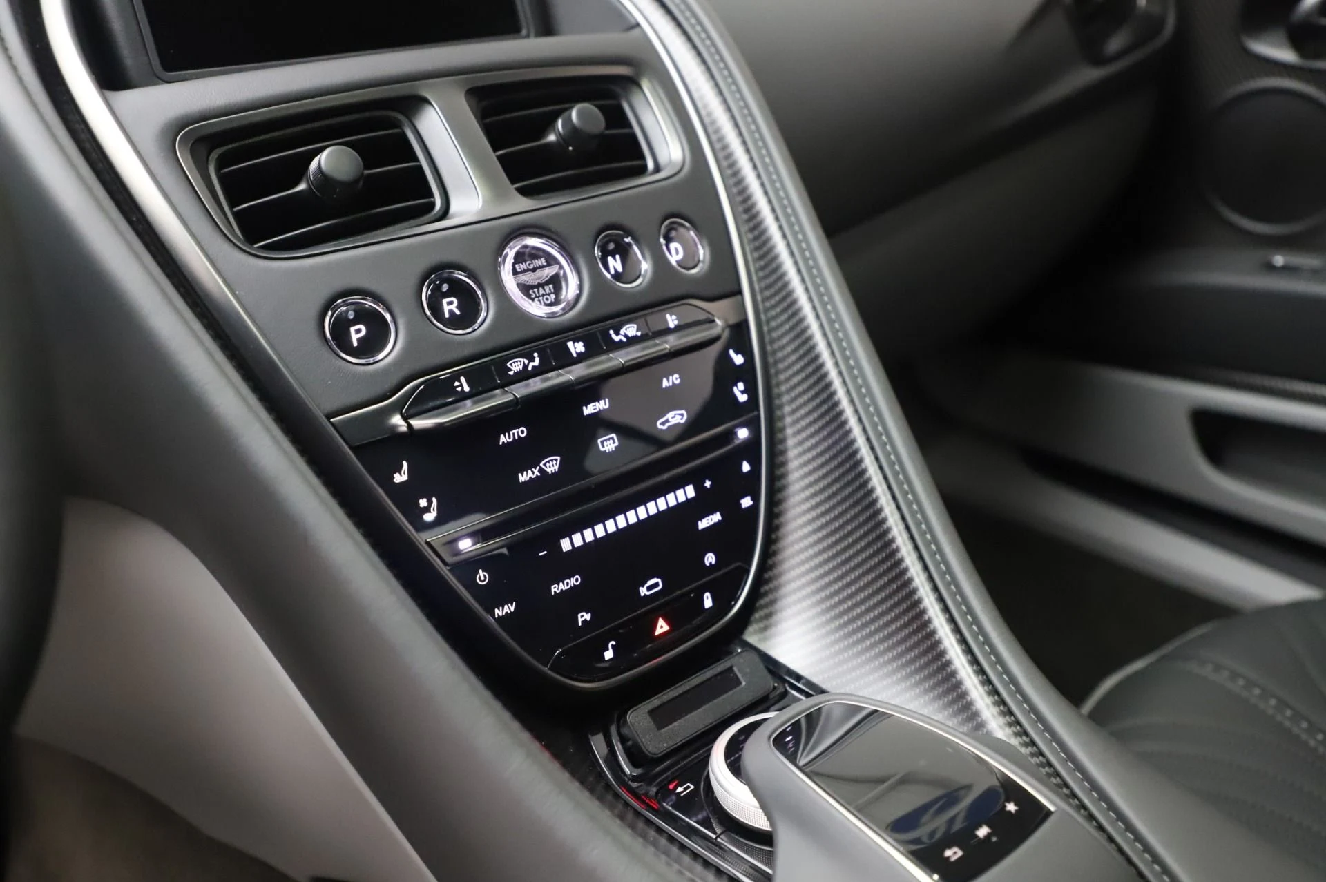 mph017_100676233_Used_2019_Aston_Martin_DB_11_V8_1595364073_2cb0464e1f