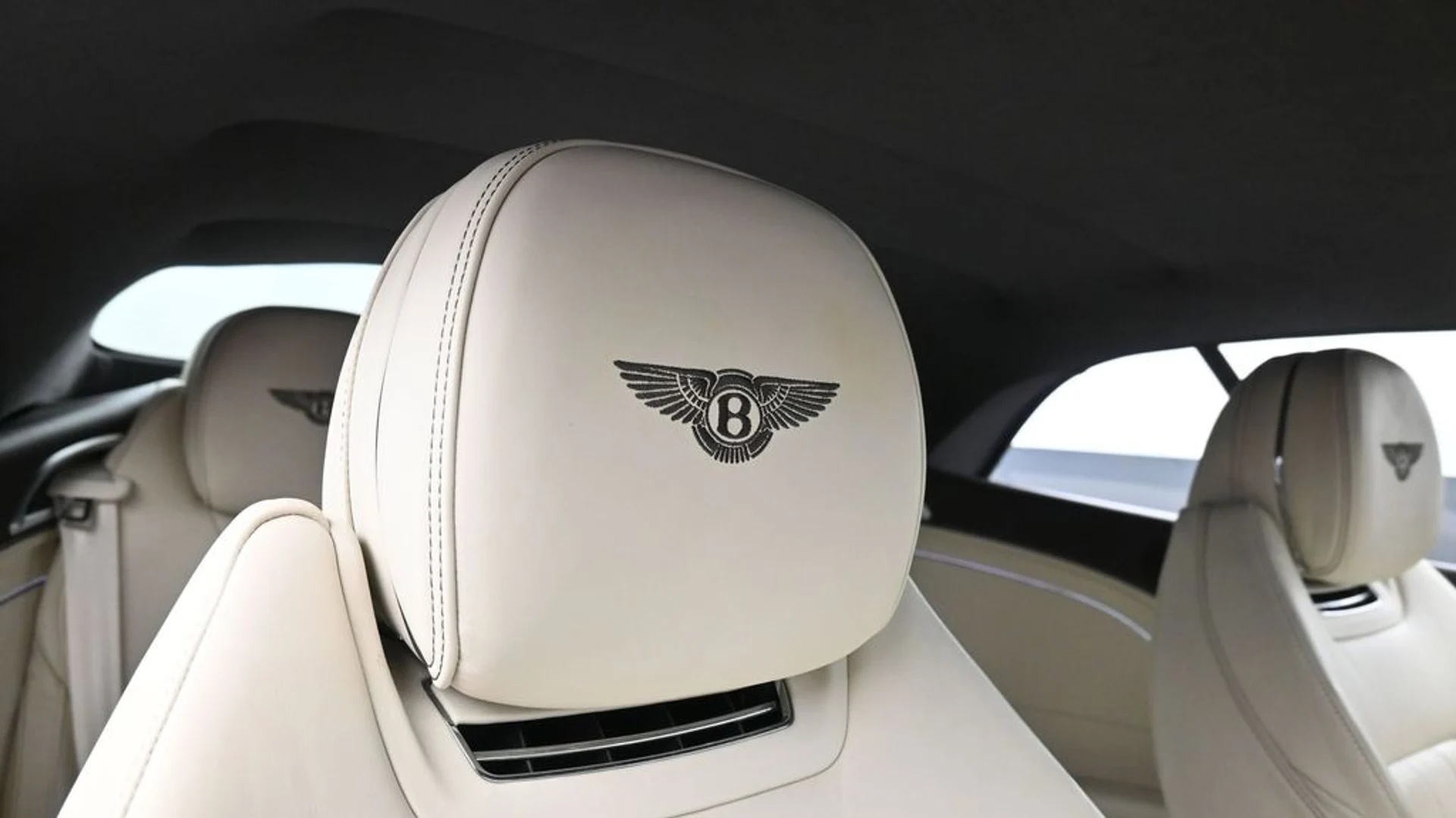 mph017_1009238891_0e7dc6bd045f0a42c1e6a300e0f47f88x_a24d86c22f