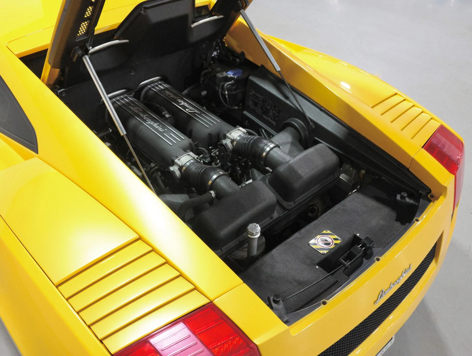 mph017_1020329545_Used_2008_Lamborghini_Gallardo_GATED_6_SPEED_MANUAL_Full_Car_PPF_Recent_20_K_Major_Service_1758142100_42321d4fa0