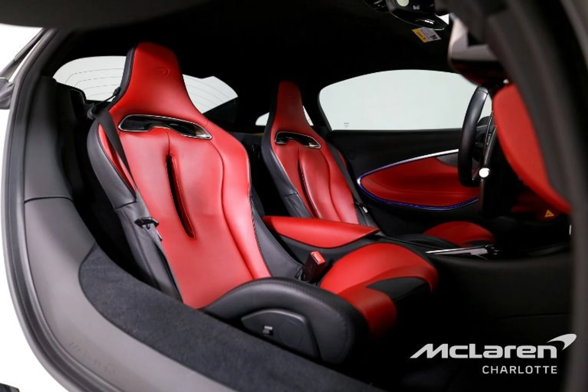 mph017_1022851720_Used_2024_Mc_Laren_Artura_496b6a5c3f