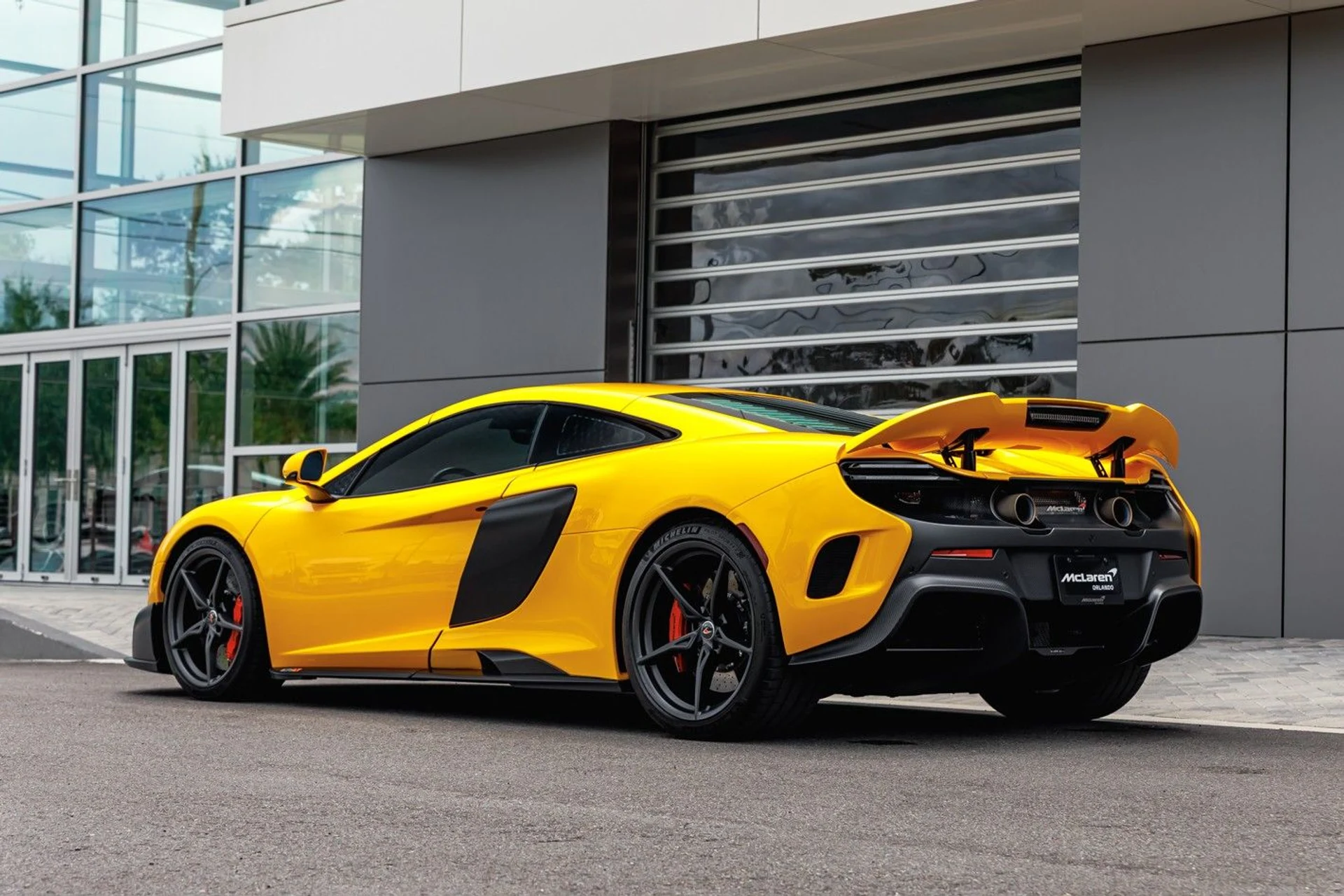 mph017_1025678044_593_p18_l_53908a159b