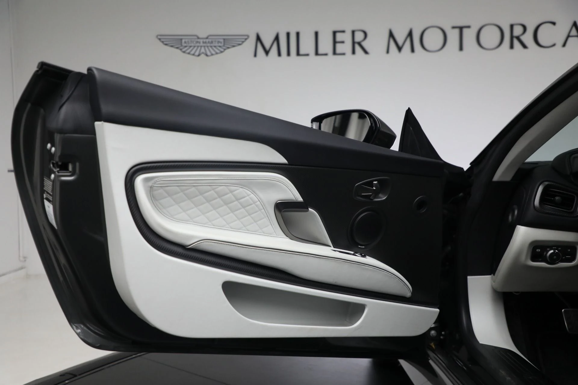 mph017_103664878_Used_2023_Aston_Martin_DBS_770_Ultimate_6d7fffb132