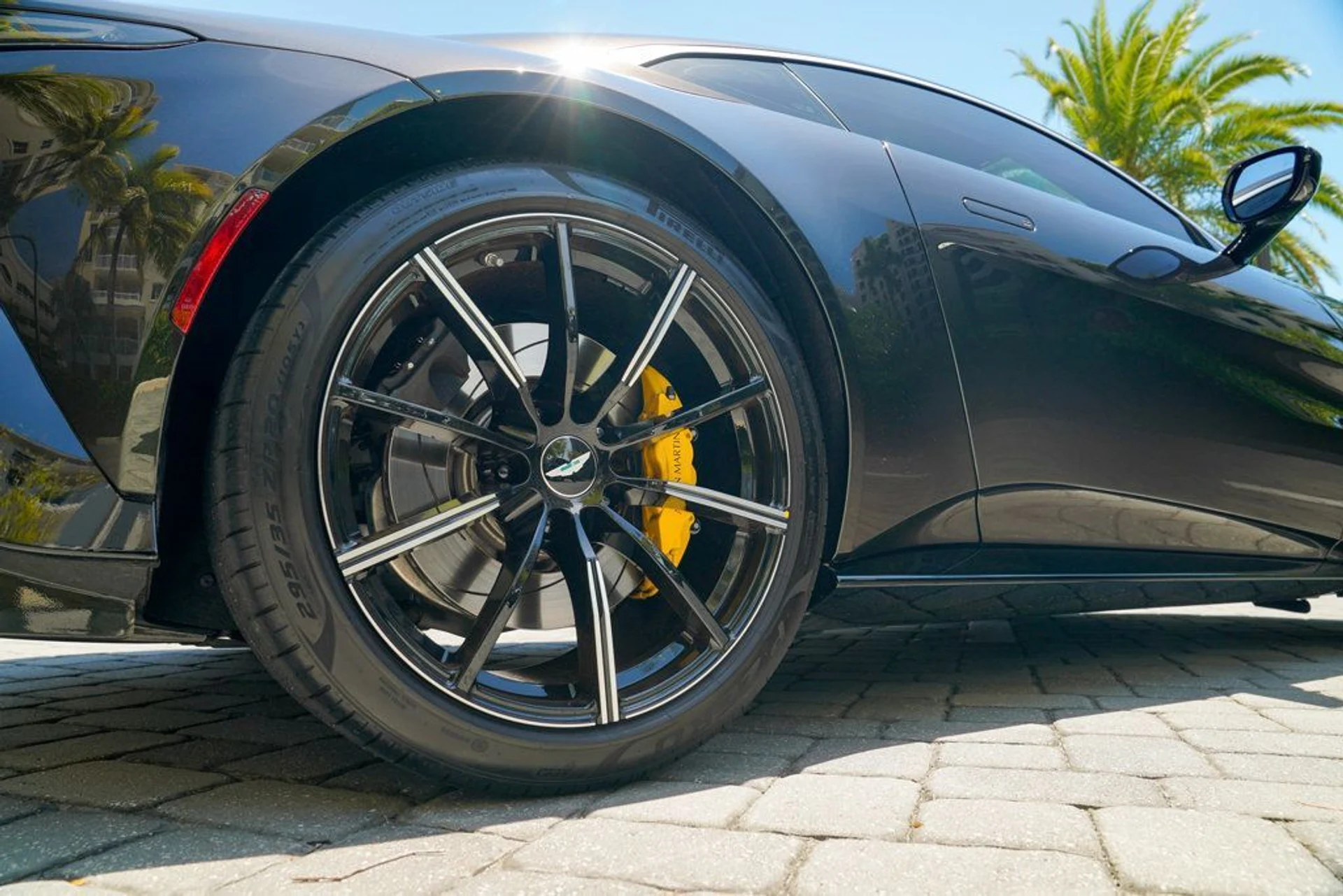 mph017_1042577492_used_2021_aston_martin_vantage_coupemanual_14354_22900621_18_1024_f19fb979f4
