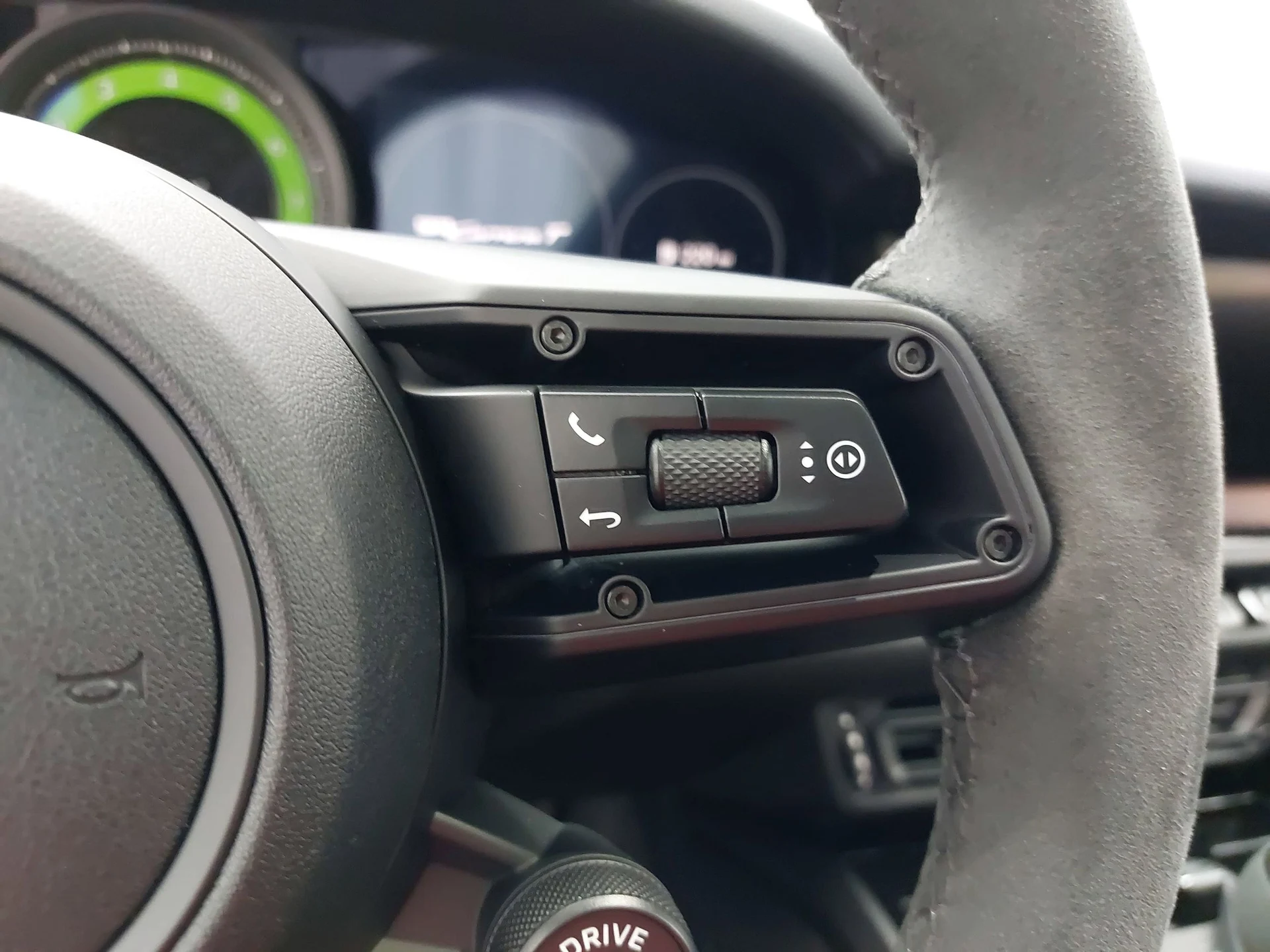 mph017_1062891432_ece04de2bb66dfa05bdedef351a60369x_d719373409