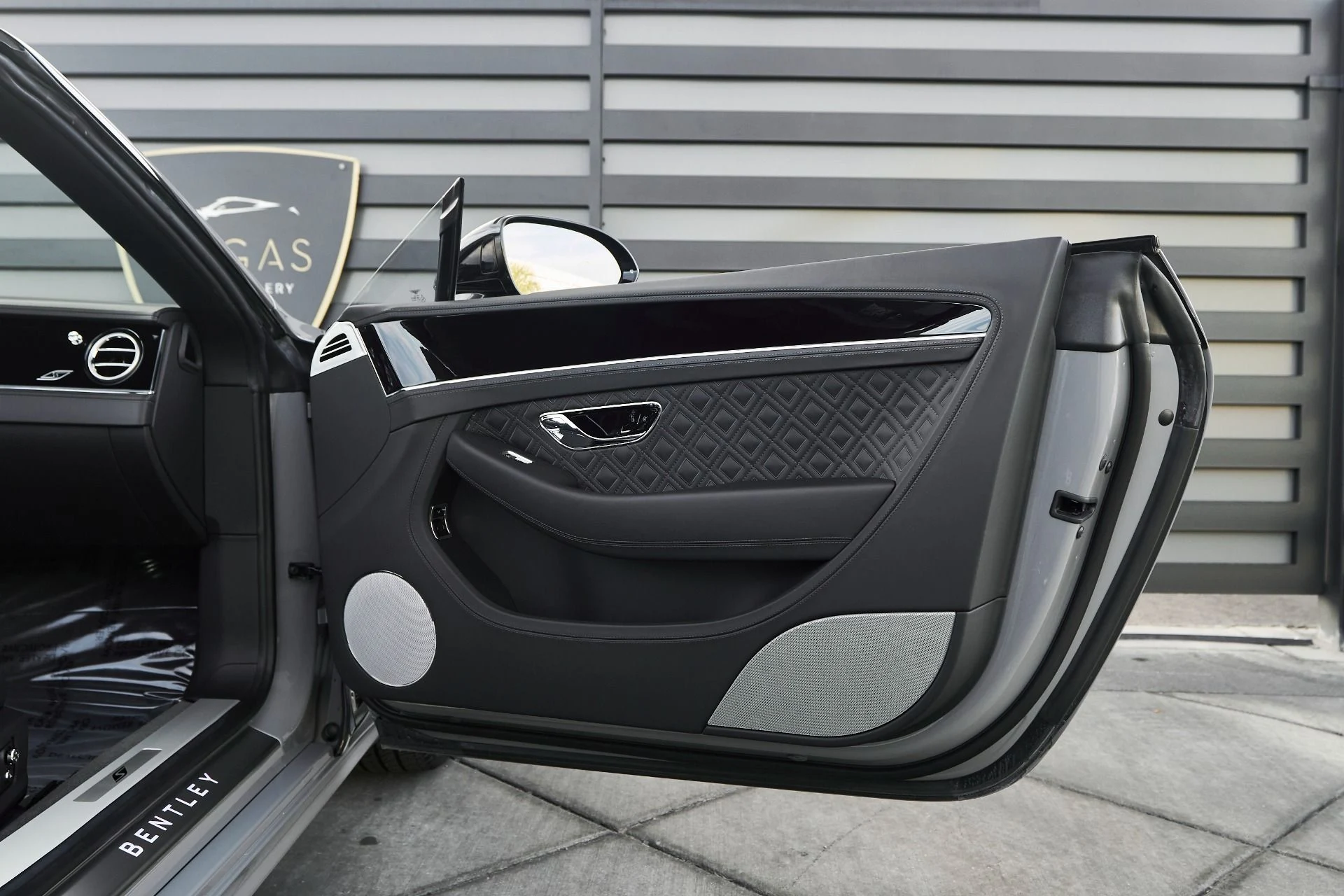 mph017_1071224022_Used_2024_Bentley_Continental_GT_V8_S_1764464370_5ddf4c4a9e