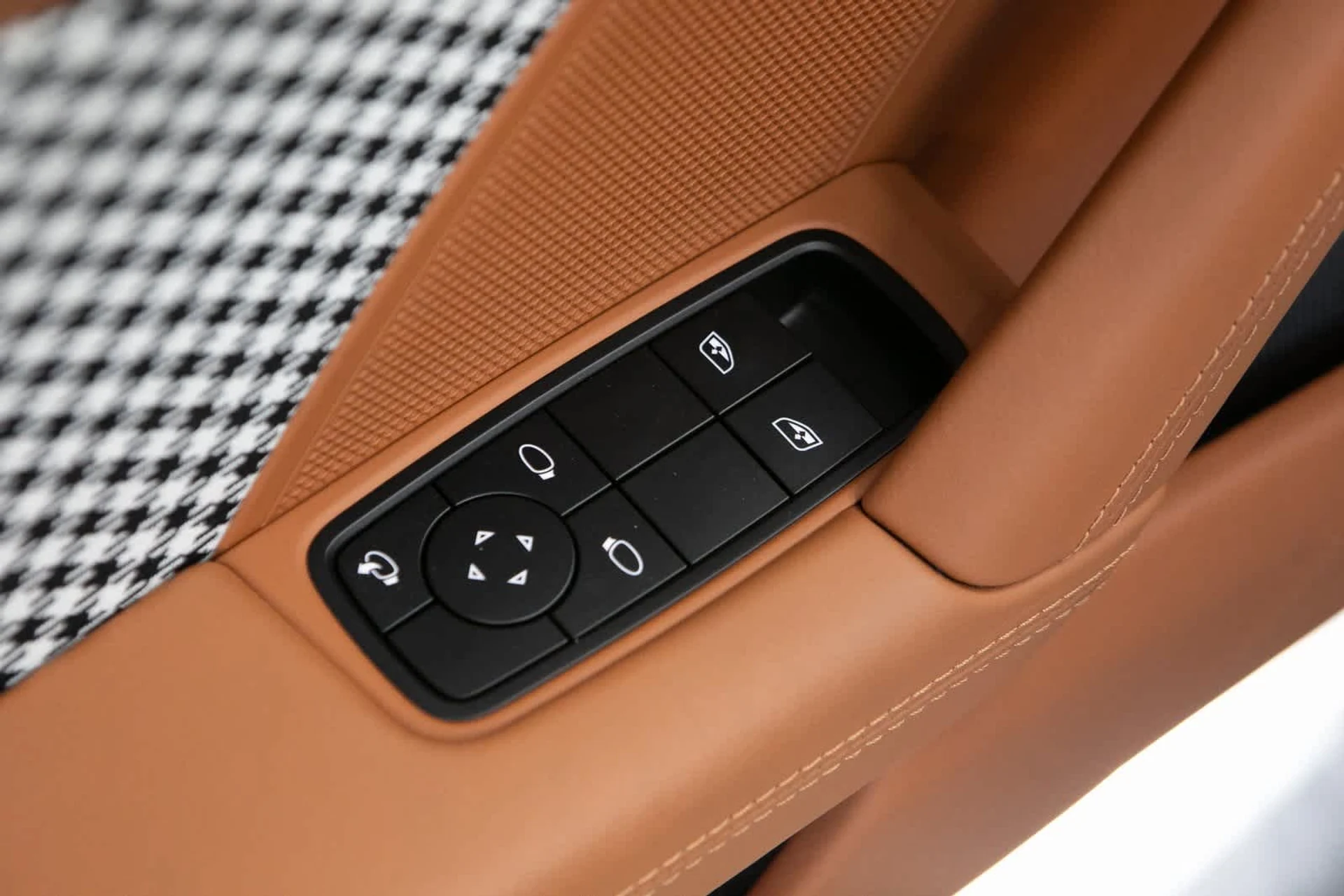 mph017_1072216075_1451b3e2540b1d02ded8ba090af4beaex_cd27b00db0