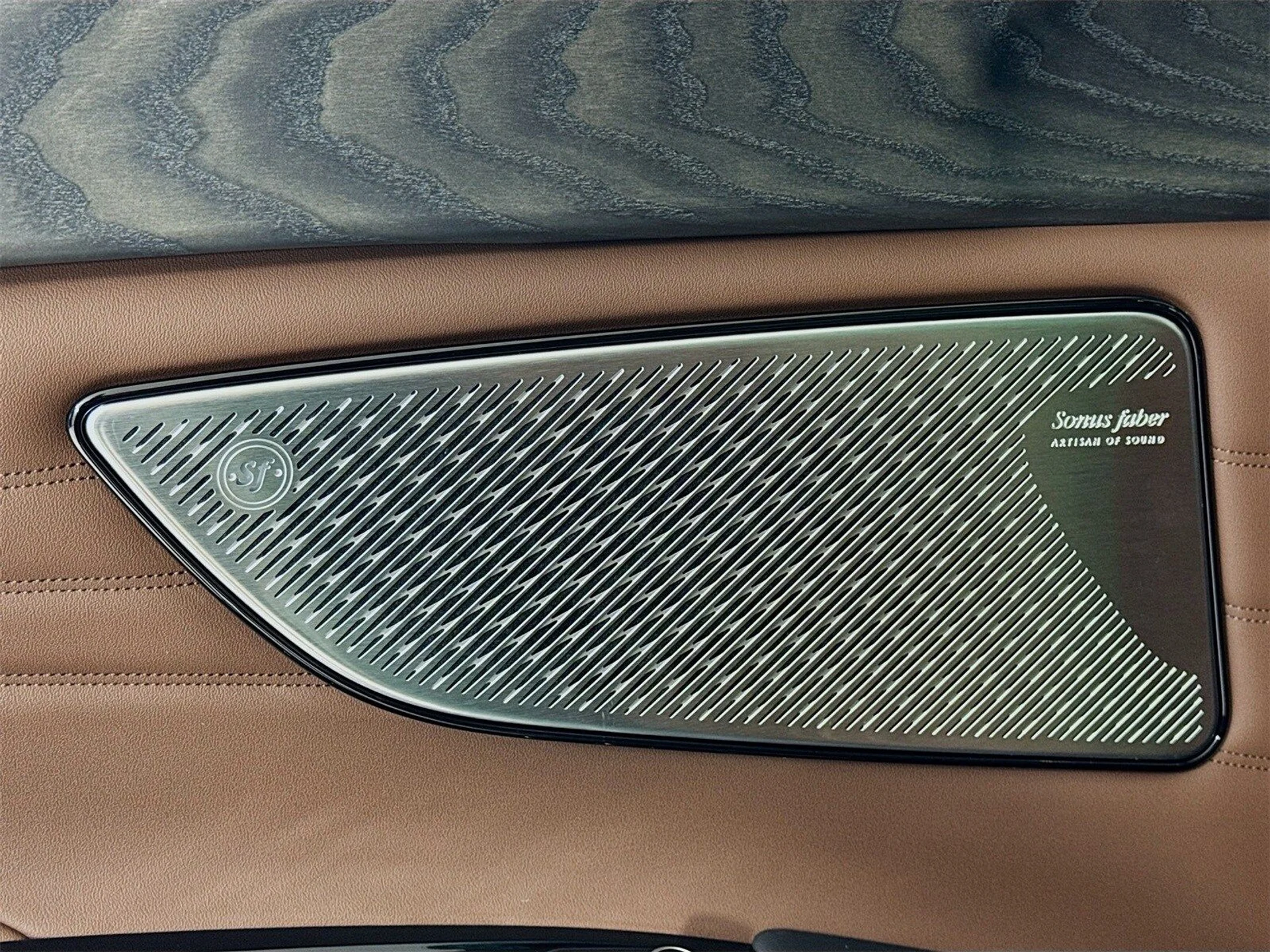 mph017_107263476_ceb670c704d48bdbff073c7e71dee42bx_ad1baba6b2