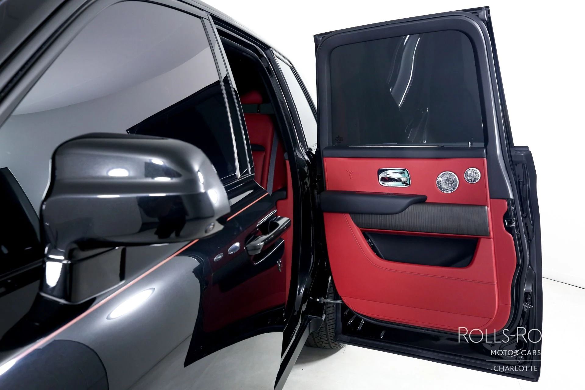 mph017_1077039513_Used_2022_Rolls_Royce_Cullinan_1692834751_af82391cd9