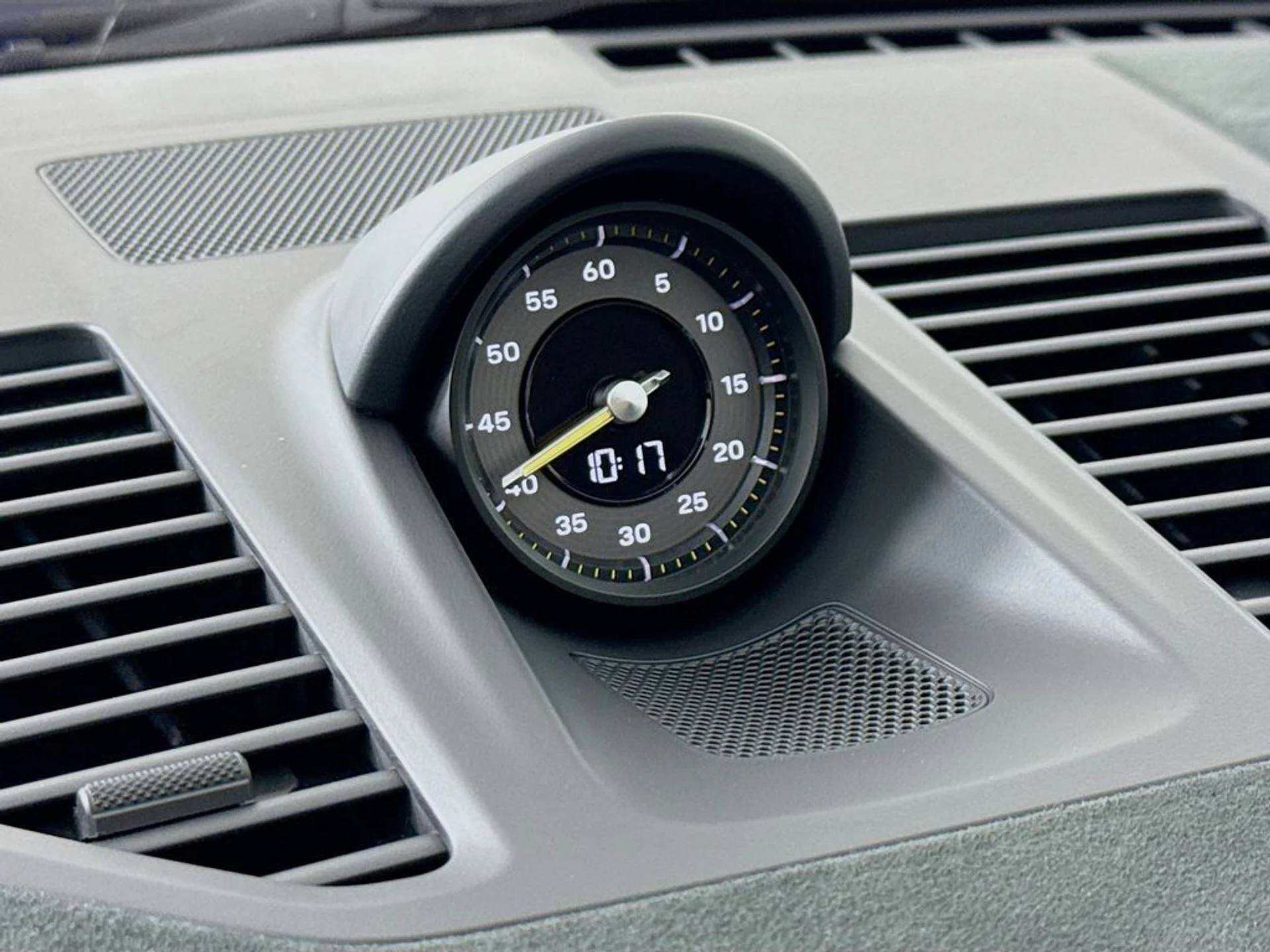 mph017_1079765967_e588daf626b73bbf9cadbd44578d518dx_7159d06962