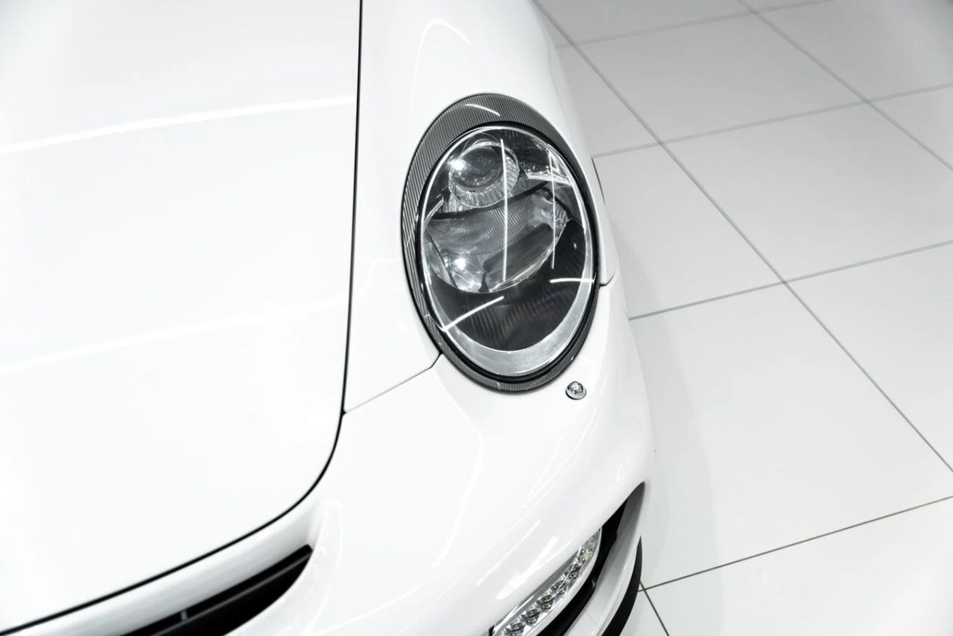 mph017_1085311120_porsche_911_2009_jpg_v_1758918548_6829ec7745