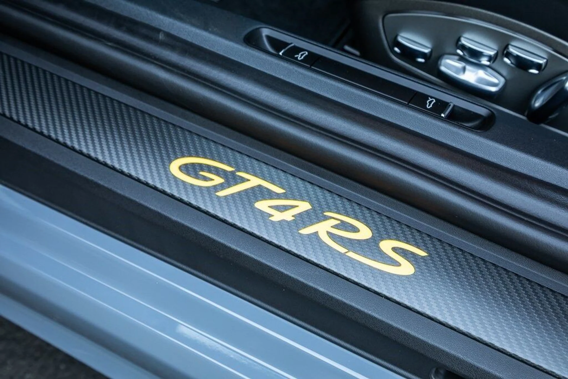 mph017_109629339_d697c5767493c1e7fa7180169e18e4ddx_233e1d047c