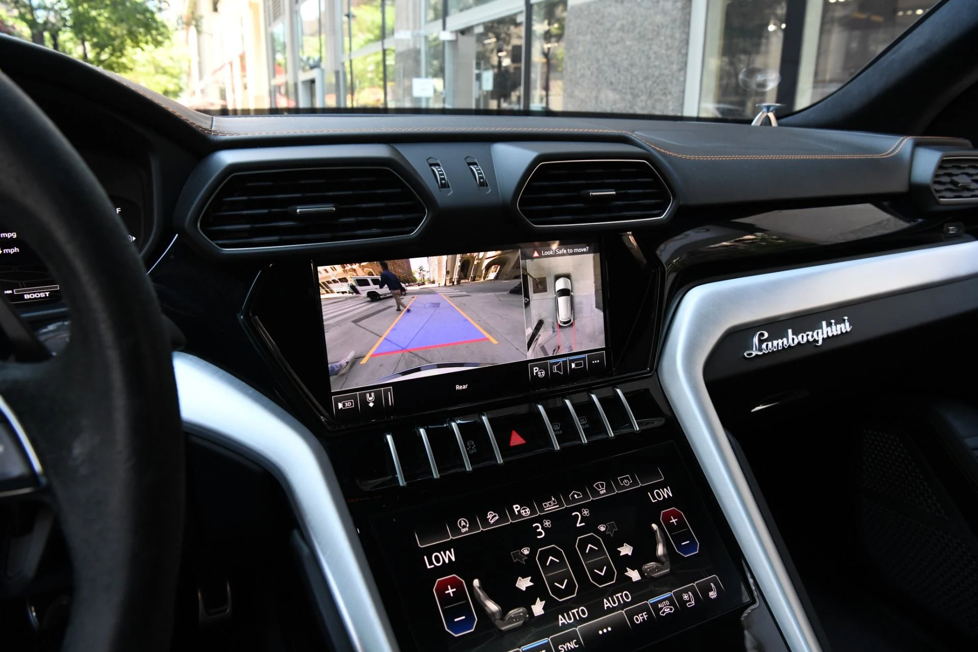 mph017_1099831574_Used_2021_Lamborghini_Urus_1752869061_d59b92ab8f