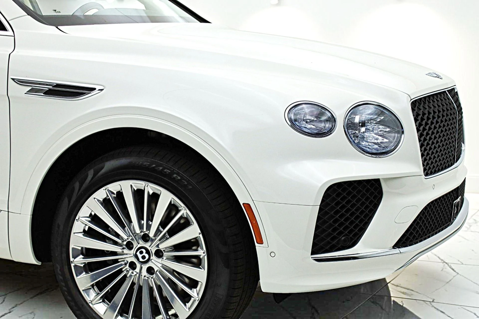 mph017_1103532474_New_2026_Bentley_Bentayga_EWB_V8_e748275846