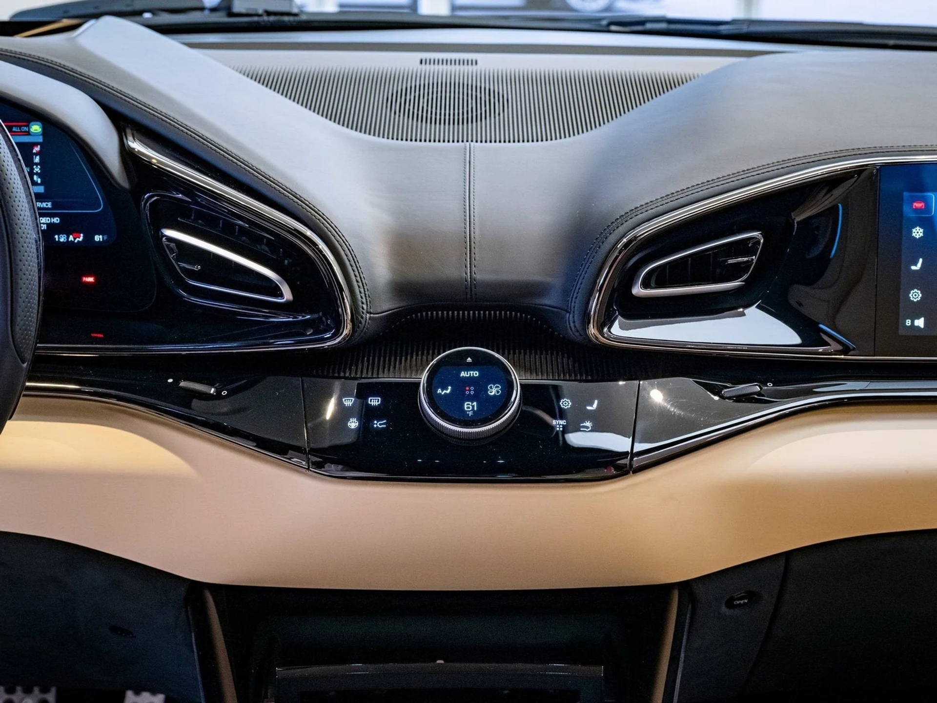 mph017_1110705478_18_4e64c41c15