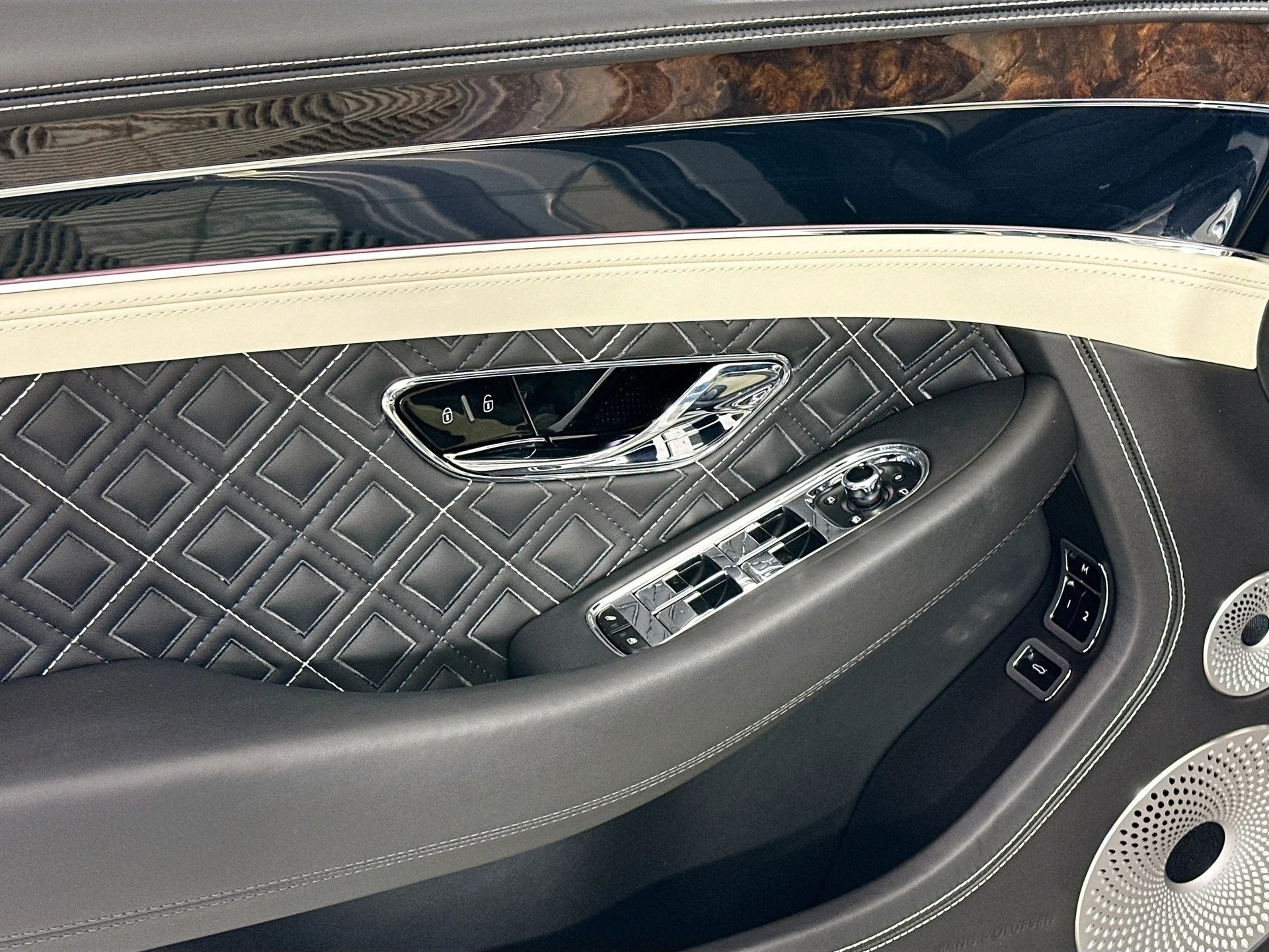 mph017_1112694063_18_68efb0f667