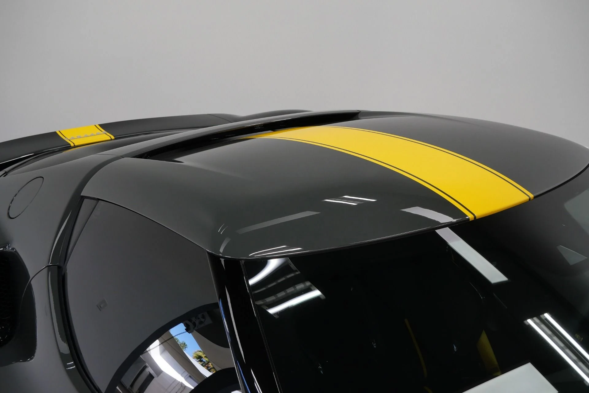 mph017_1117489581_Used_2023_Ferrari_296_GTB_Livery_stripes_Carbon_Fiber_Racing_Seats_Yellow_Stitching_1769812467_8116947e61