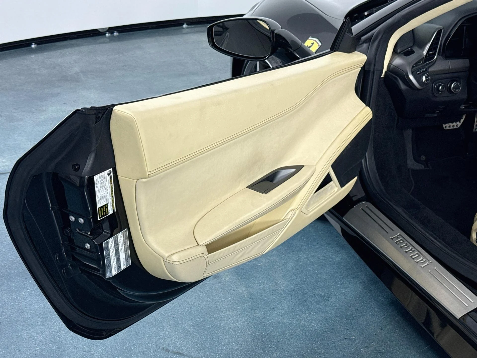 mph017_1120344189_Used_2012_Ferrari_458_Spider_1790030287_fc1881ea76