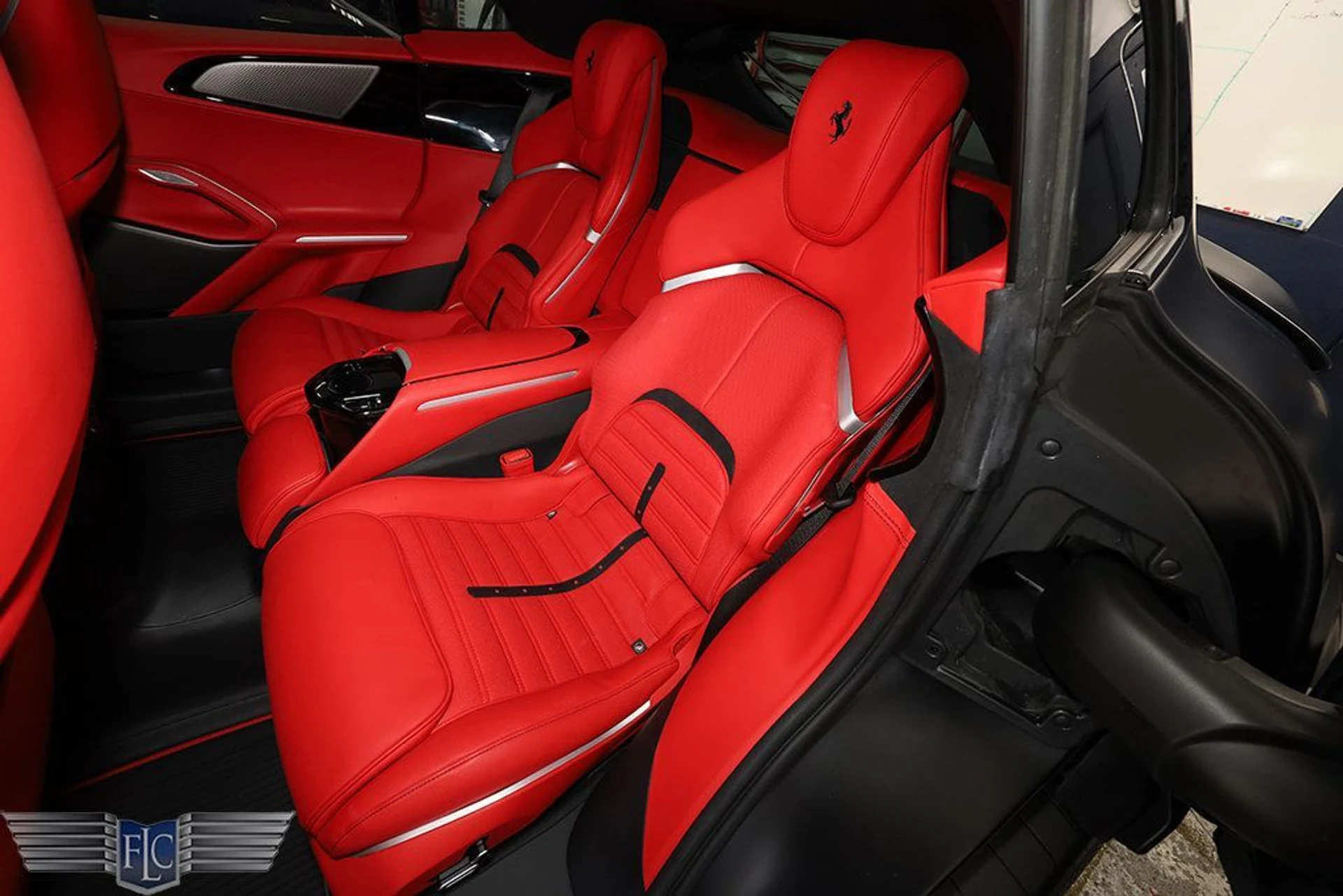 mph017_1125810337_used_2023_ferrari_purosangue_venuum_6305_23024500_18_1024_8cd3736e11