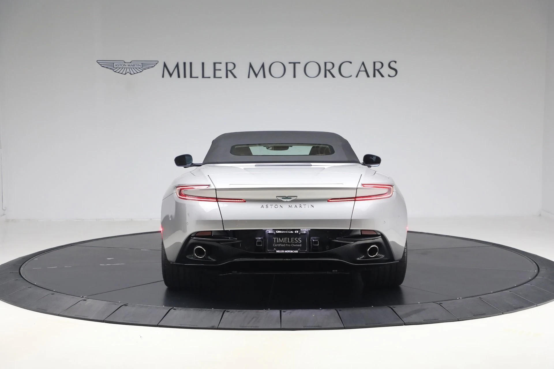 mph017_1146896613_Used_2024_Aston_Martin_DB_12_Volante_1792860584_08c5818433