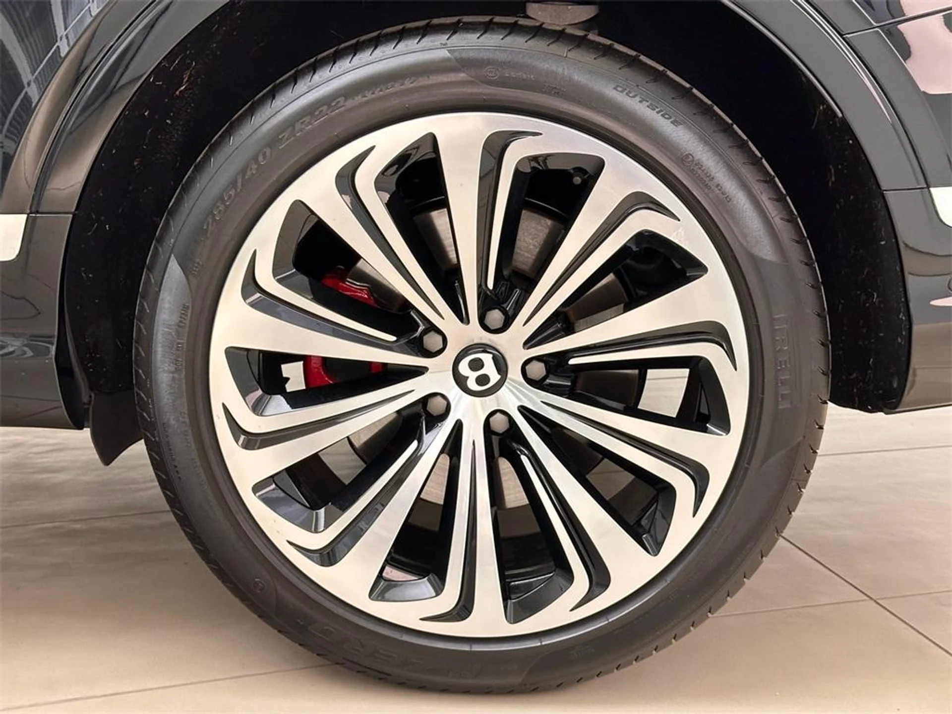 mph017_1151406326_Used_2021_Bentley_Bentayga_V8_1715724589_7504565258