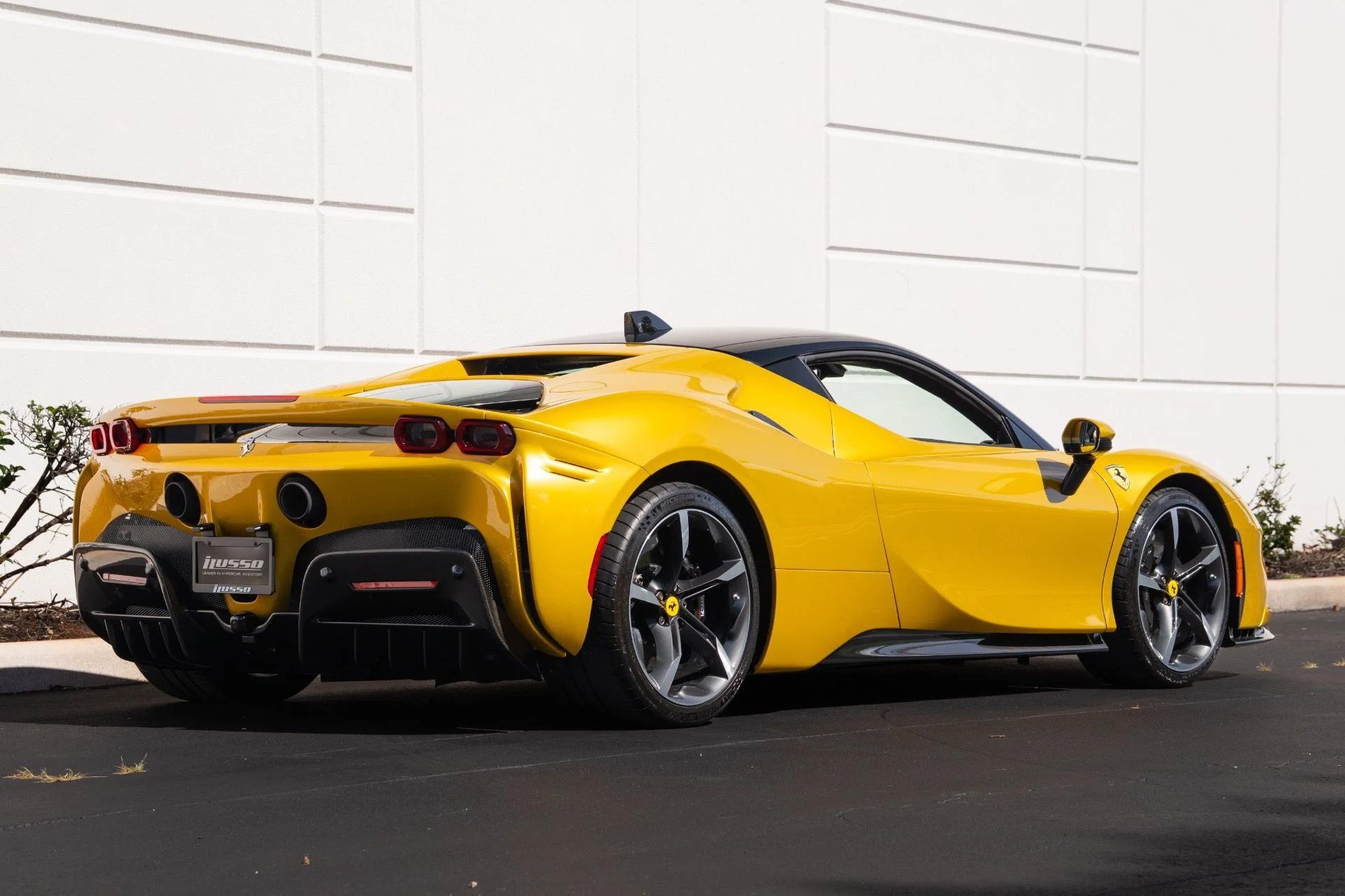 mph017_1176547555_Used_2023_Ferrari_SF_90_Stradale_1780886537_cc3083b6be