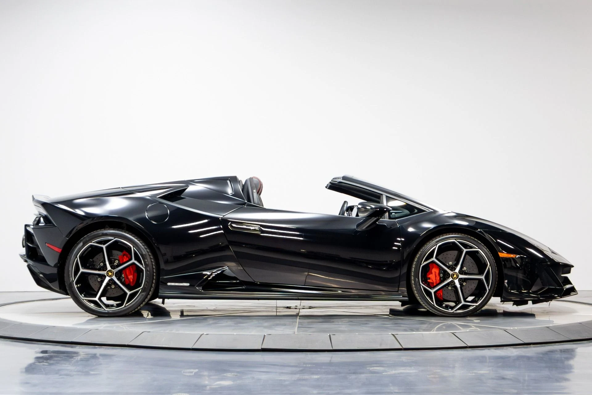 mph017_1177960150_Used_2020_Lamborghini_Huracan_EVO_1774302334_db989389f5