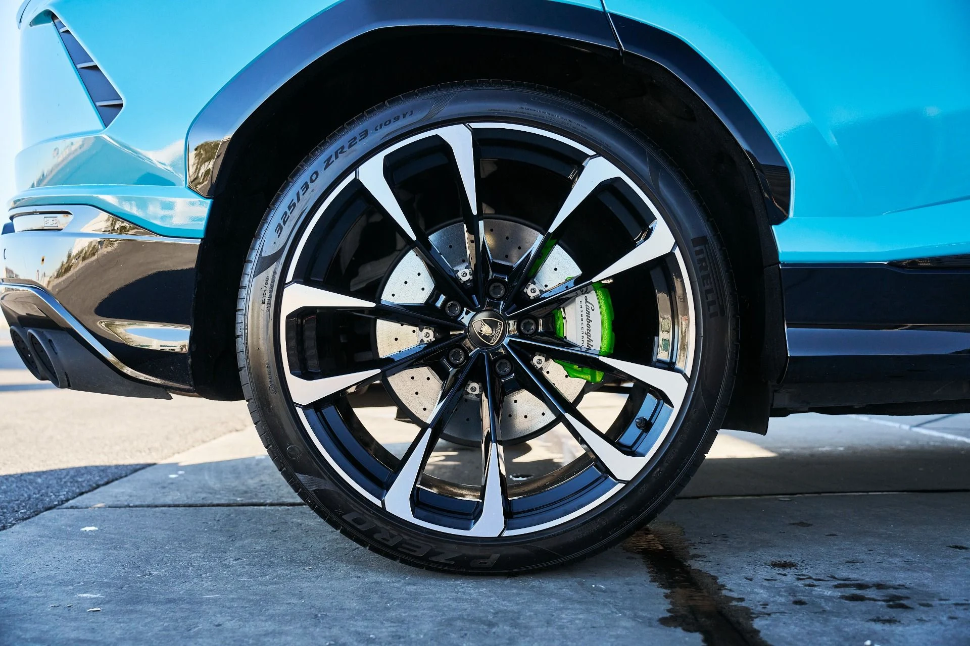 mph017_1179404130_Used_2021_Lamborghini_Urus_1765854452_340467d08e